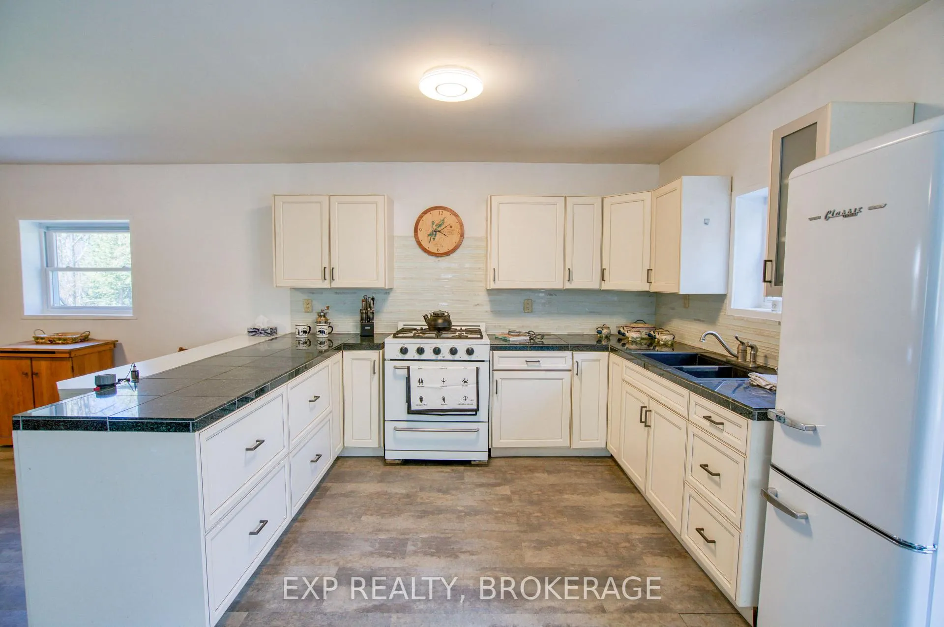 Photo 3 of 371 Sherbrooke Drive, Tay Valley, Bathurst/Burgess & Sherbrooke (South Sherbrooke) Twp — HOMEH