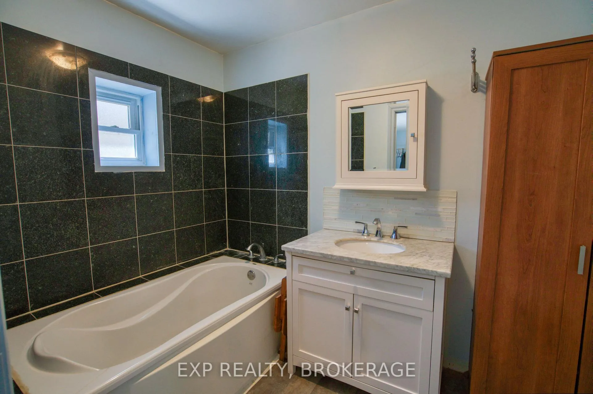 Photo 14 of 371 Sherbrooke Drive, Tay Valley, Bathurst/Burgess & Sherbrooke (South Sherbrooke) Twp — HOMEH
