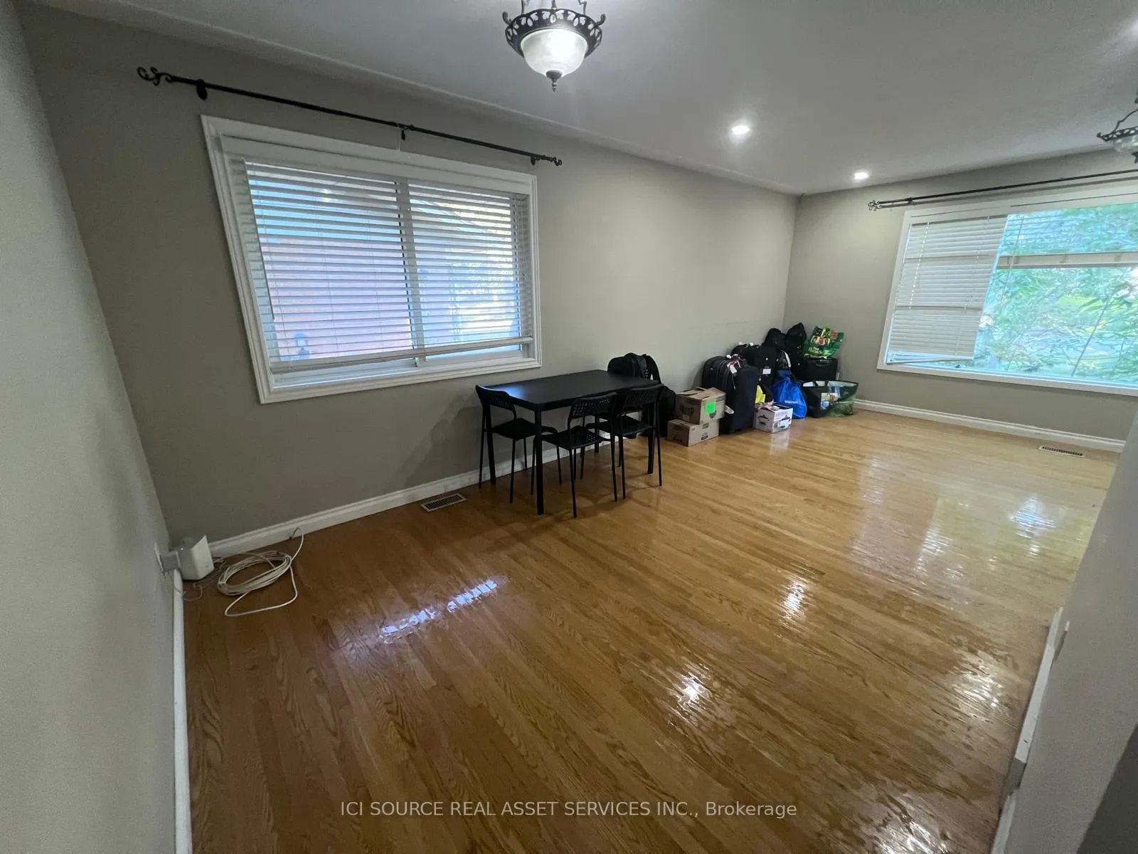 Photo 2 of 199 Dixie Crescent, Waterloo — HOMEH