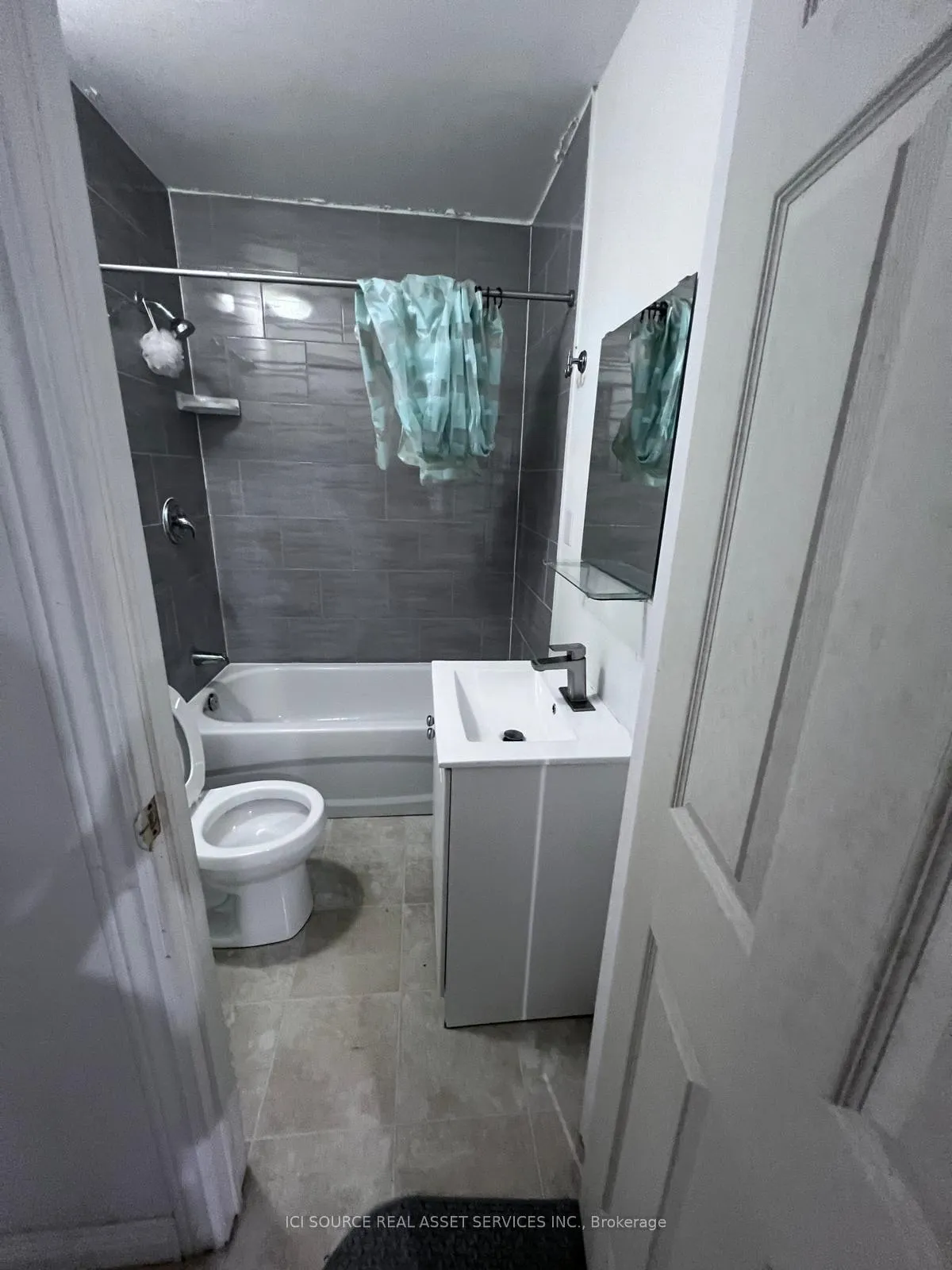 Photo 3 of 199 Dixie Crescent, Waterloo — HOMEH