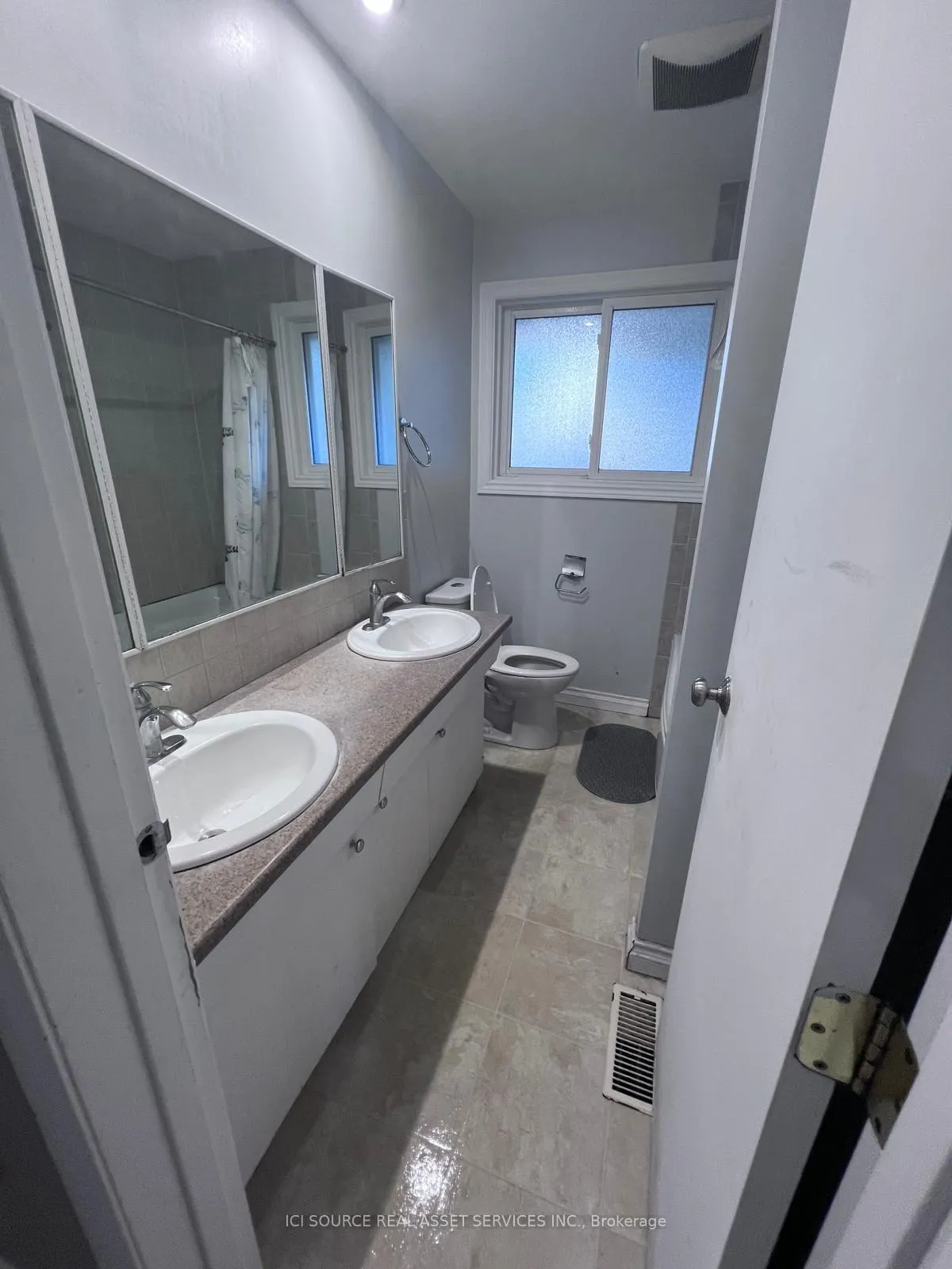 Photo 6 of 199 Dixie Crescent, Waterloo — HOMEH