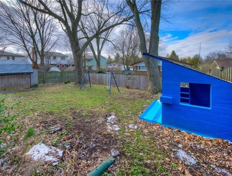 Photo 16 of 199 Dixie Crescent, Waterloo — HOMEH