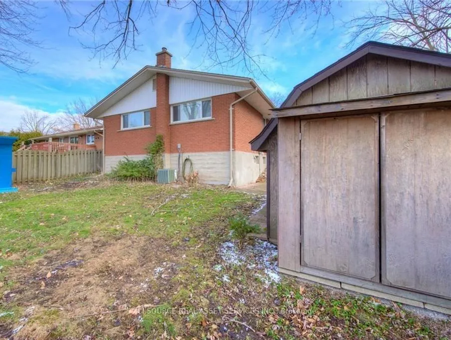 Photo 18 of 199 Dixie Crescent, Waterloo — HOMEH