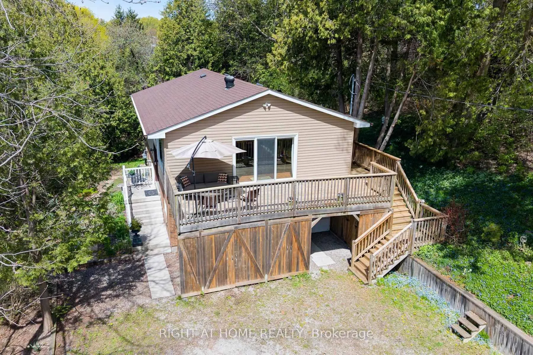 Photo 4 of 68 Ewing Street, Halton Hills, Georgetown — HOMEH