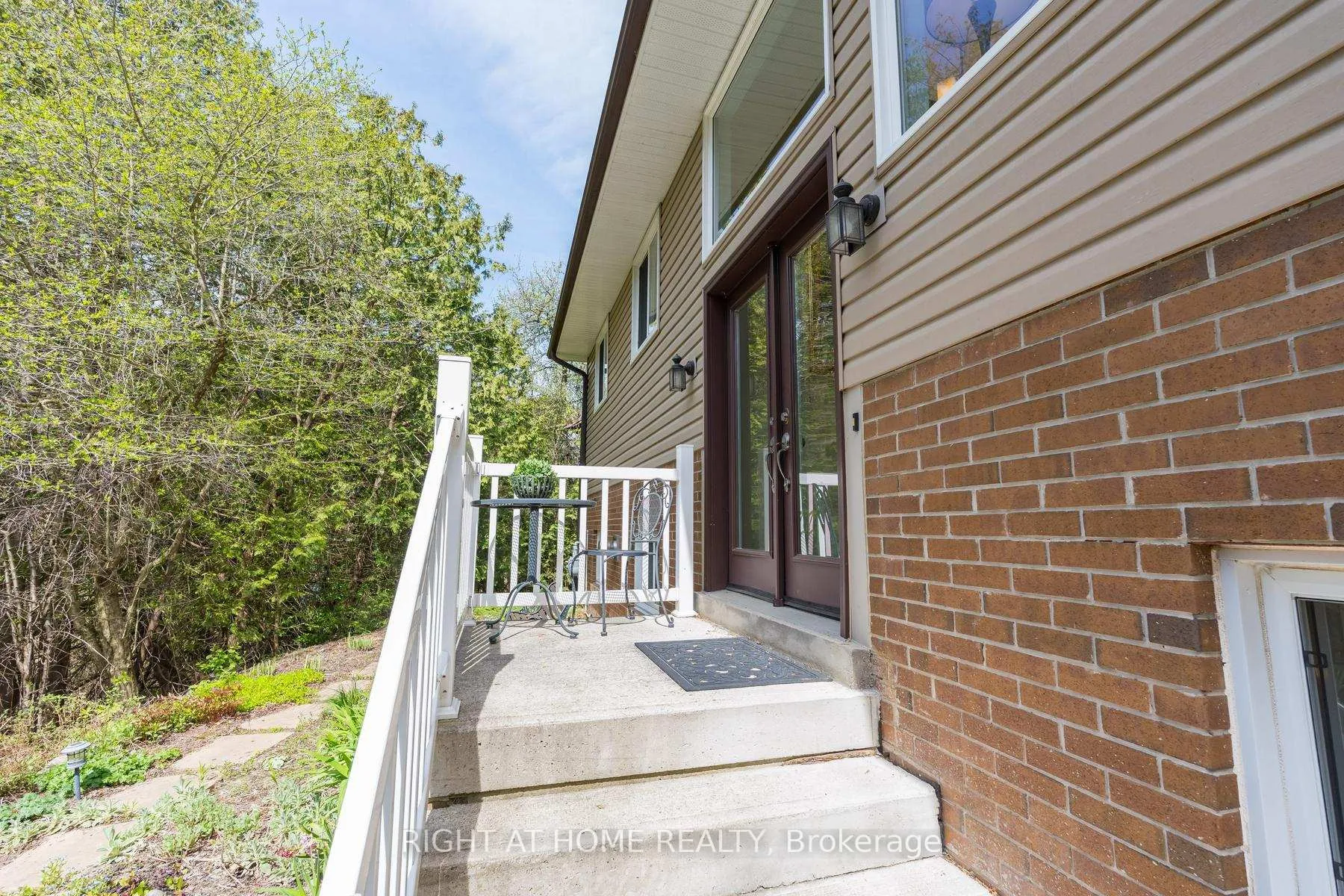 Photo 6 of 68 Ewing Street, Halton Hills, Georgetown — HOMEH