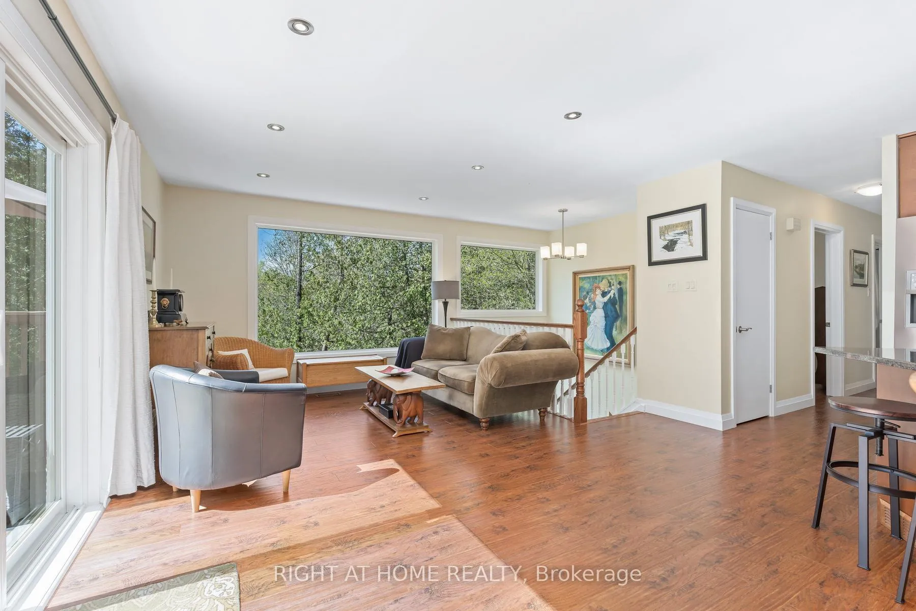 Photo 10 of 68 Ewing Street, Halton Hills, Georgetown — HOMEH