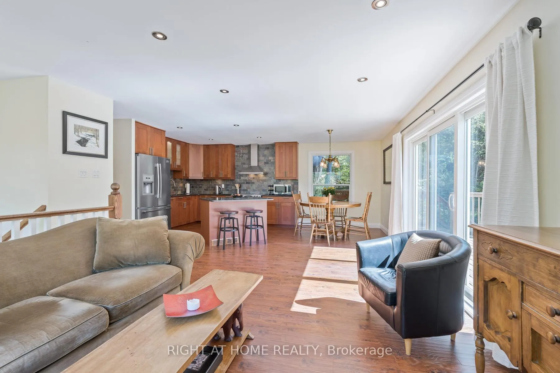 Photo 12 of 68 Ewing Street, Halton Hills, Georgetown — HOMEH