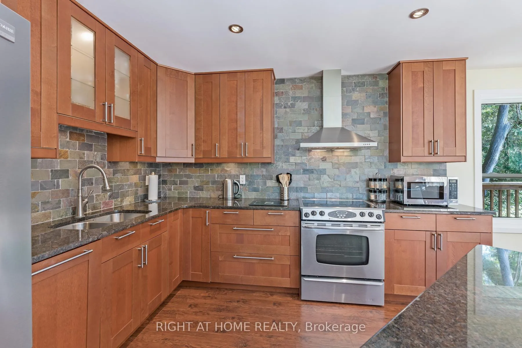 Photo 16 of 68 Ewing Street, Halton Hills, Georgetown — HOMEH