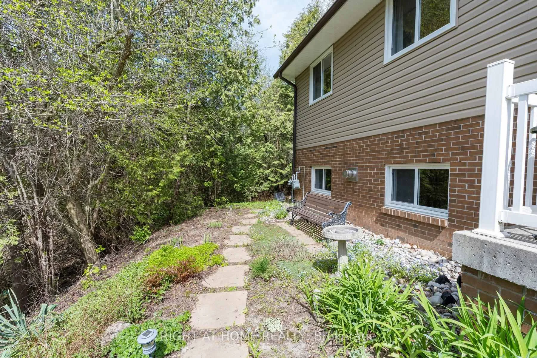 Photo 38 of 68 Ewing Street, Halton Hills, Georgetown — HOMEH