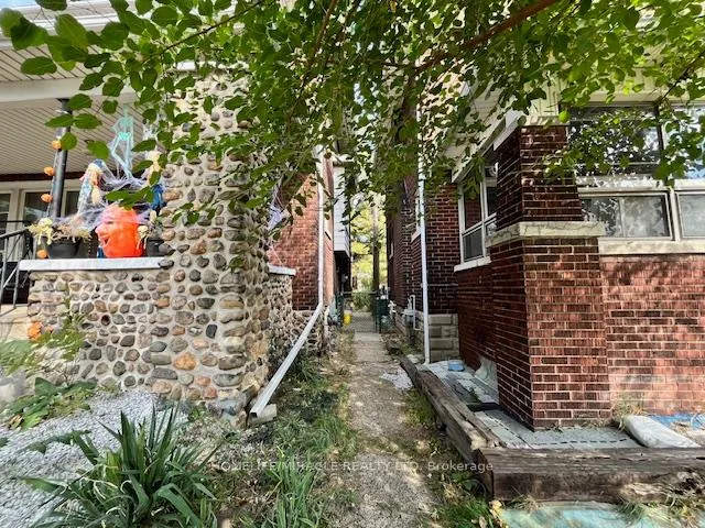 Photo 3 of 732 Mill Street, Windsor — HOMEH