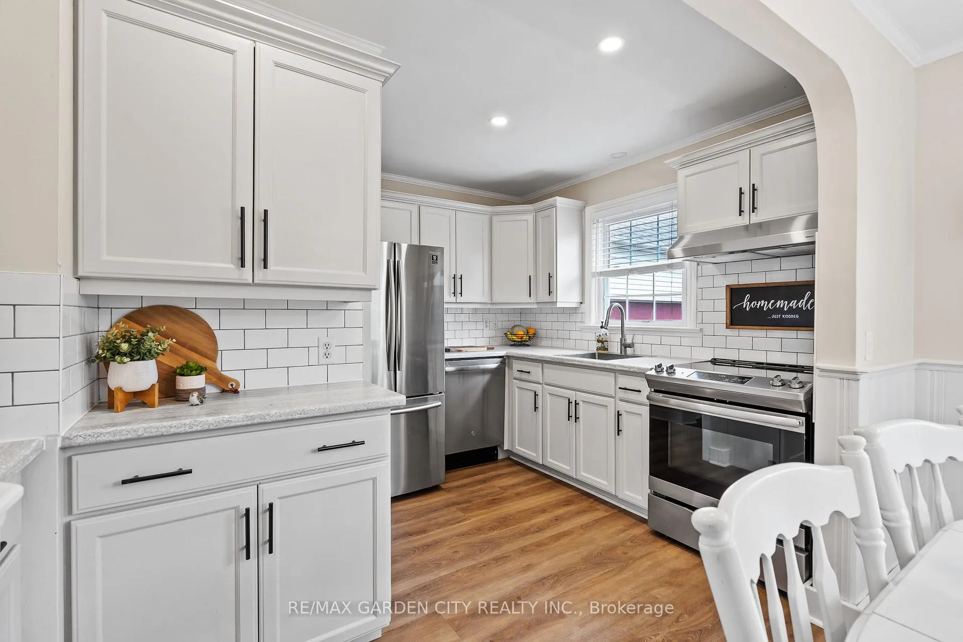 Photo 8 of 23 Northdale Drive, St. Catharines, Vine/Linwell — HOMEH