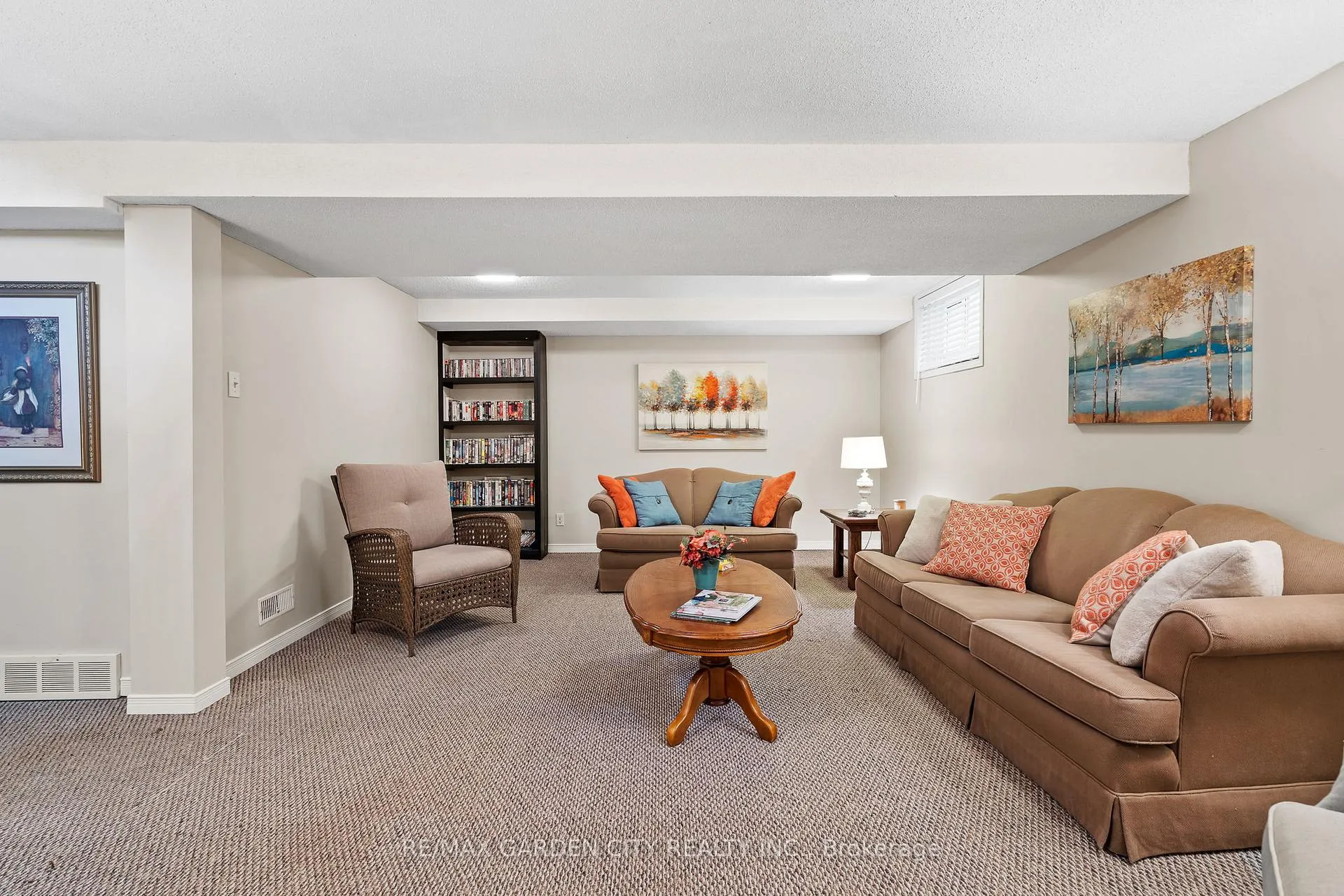 Photo 20 of 23 Northdale Drive, St. Catharines, Vine/Linwell — HOMEH