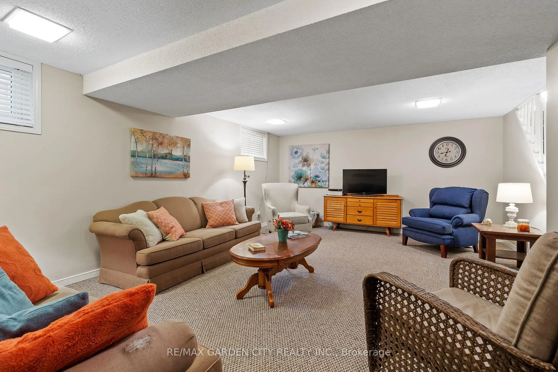 Photo 21 of 23 Northdale Drive, St. Catharines, Vine/Linwell — HOMEH