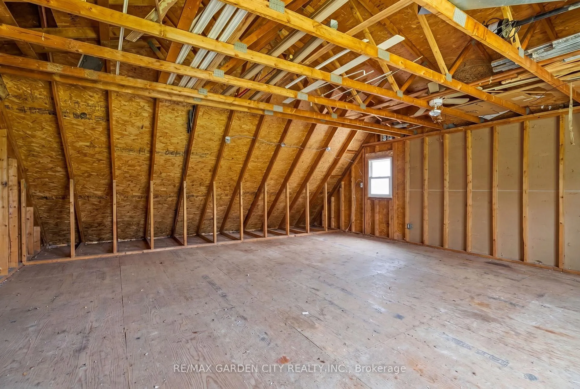 Photo 29 of 23 Northdale Drive, St. Catharines, Vine/Linwell — HOMEH