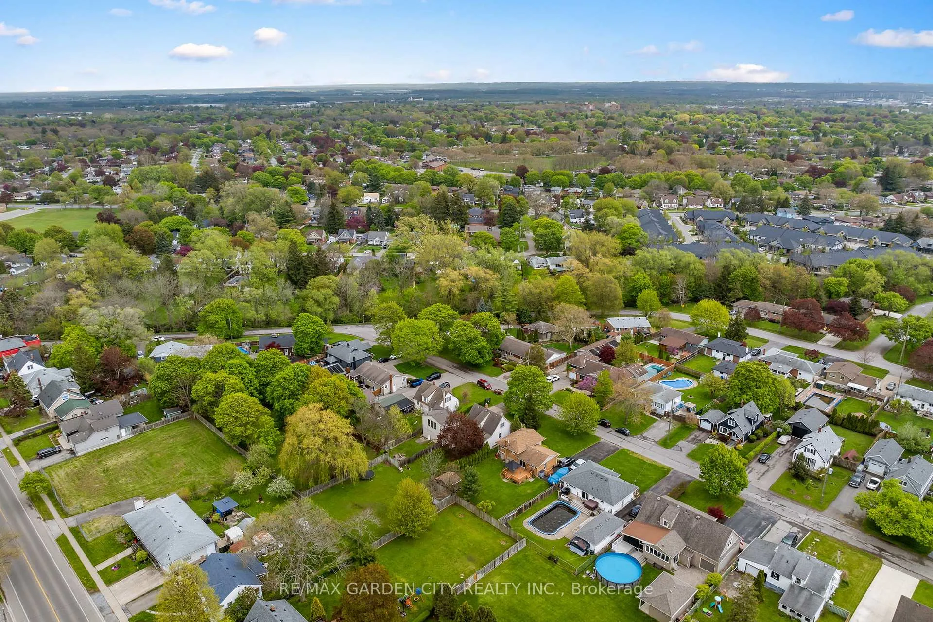 Photo 38 of 23 Northdale Drive, St. Catharines, Vine/Linwell — HOMEH
