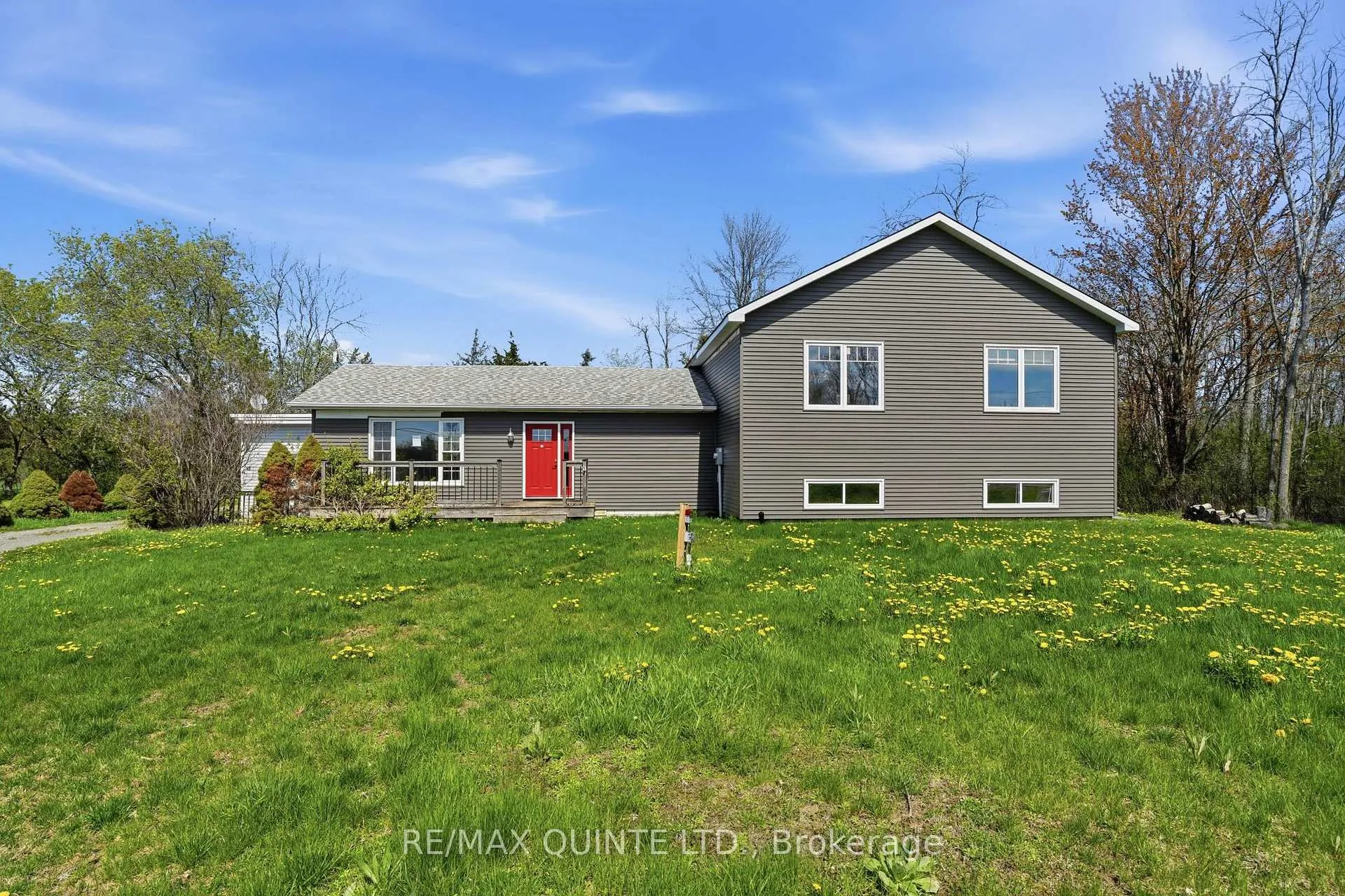 Photo 2 of 1894 County Road 5, Prince Edward County, Sophiasburg Ward — HOMEH