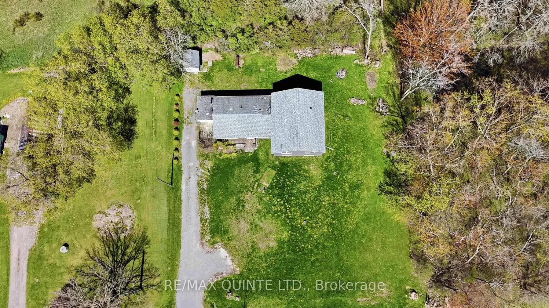 Photo 27 of 1894 County Road 5, Prince Edward County, Sophiasburg Ward — HOMEH