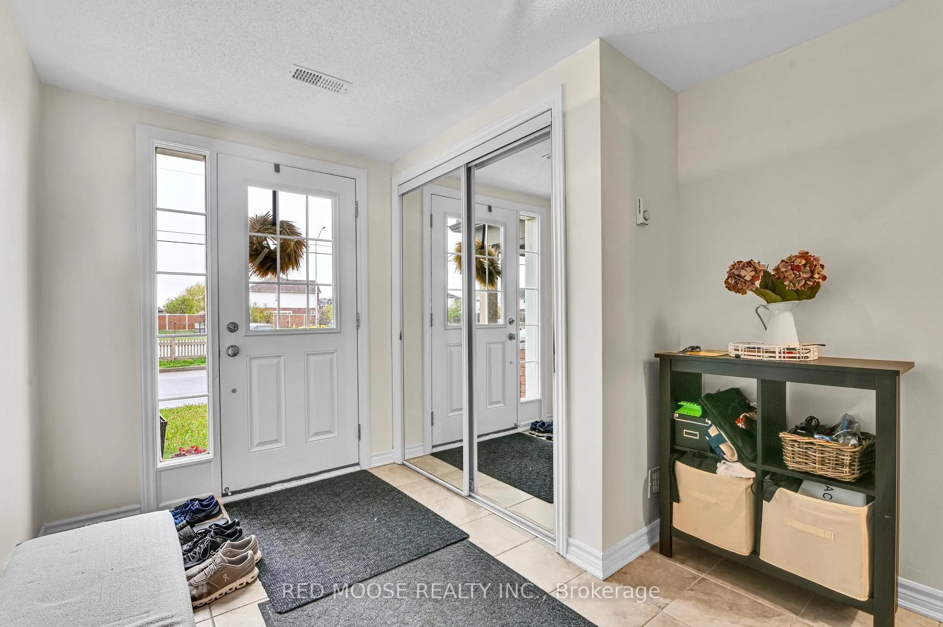 Photo 4 of 373 Sweetfern Crescent, Ottawa, Avalon West — HOMEH