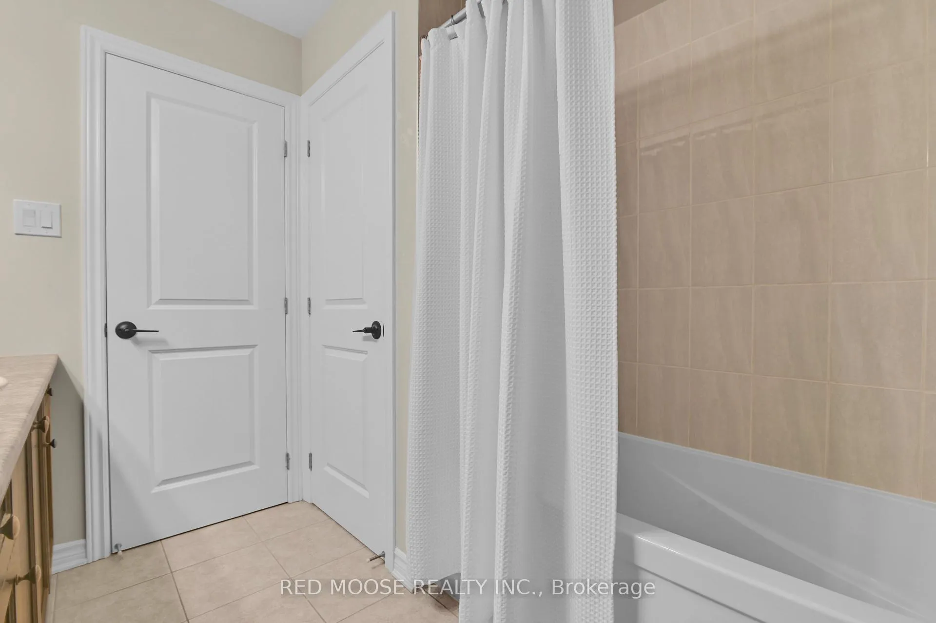 Photo 33 of 373 Sweetfern Crescent, Ottawa, Avalon West — HOMEH