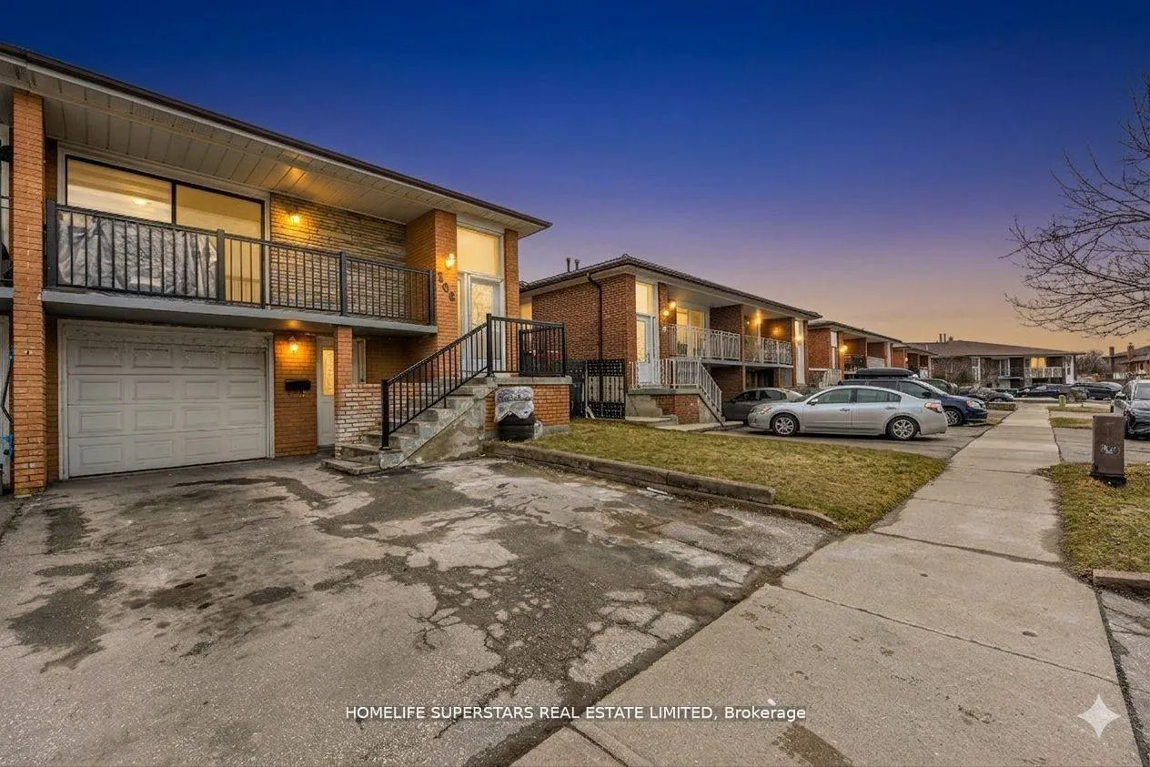Photo 2 of 306 Royal Salisbury Way, Brampton, Madoc — HOMEH