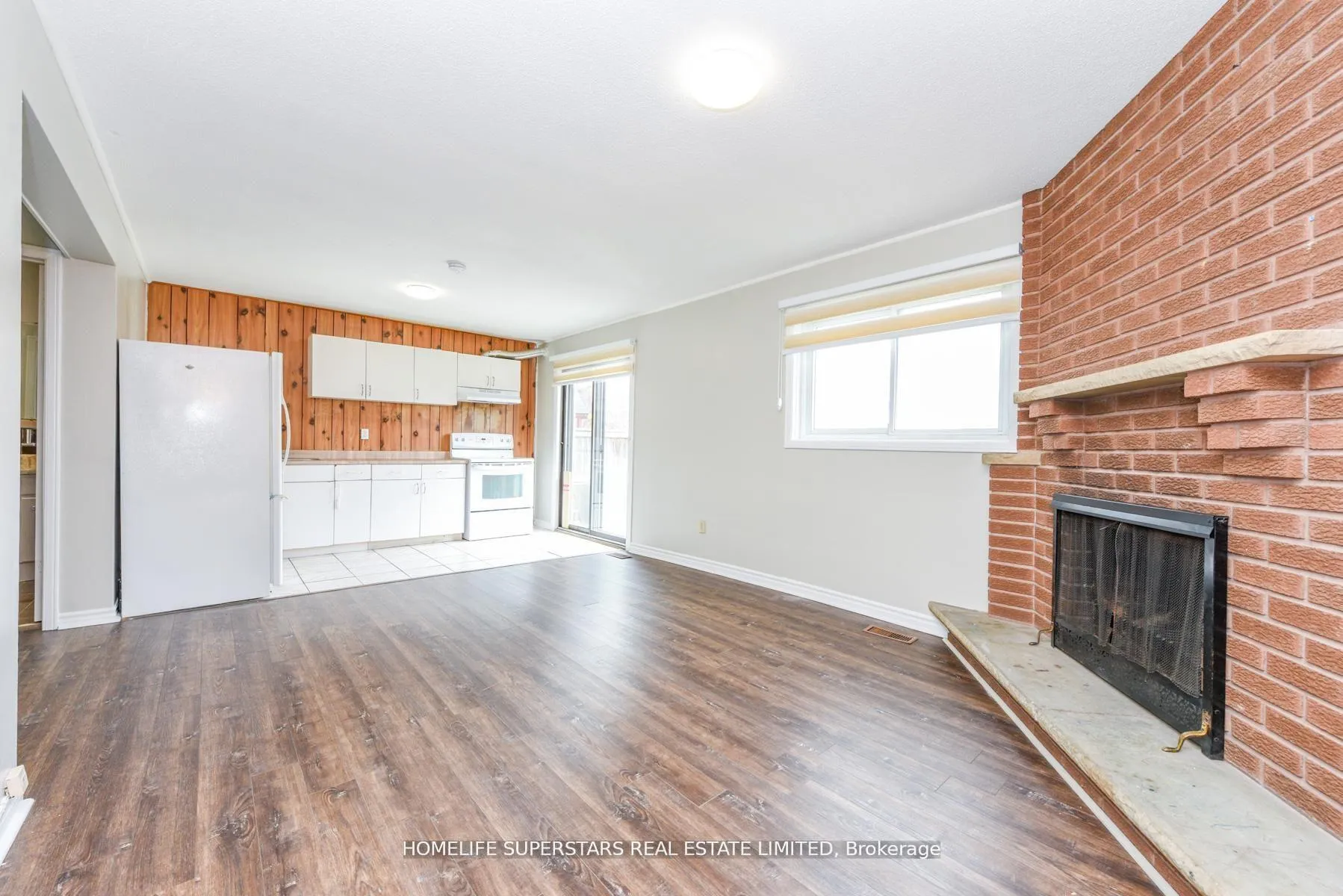 Photo 3 of 306 Royal Salisbury Way, Brampton, Madoc — HOMEH
