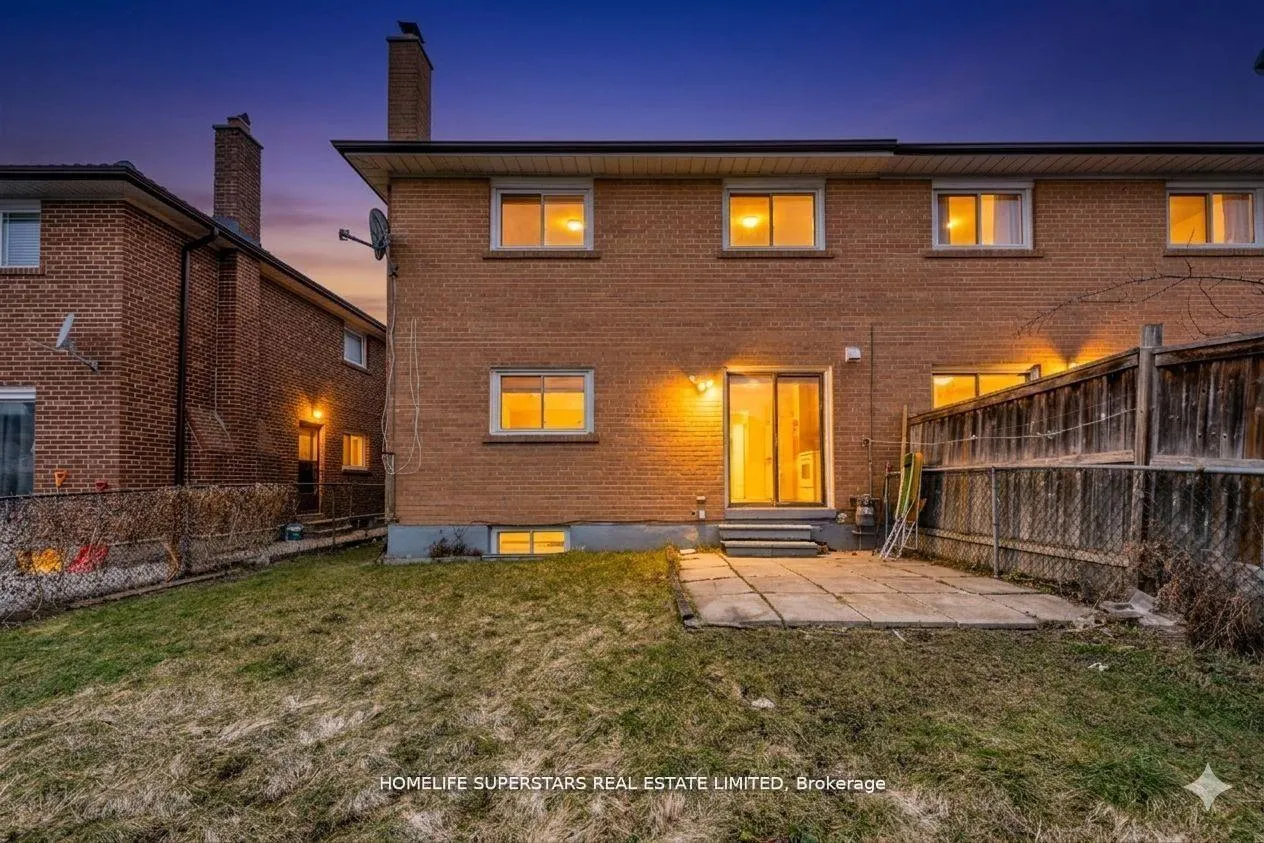 Photo 22 of 306 Royal Salisbury Way, Brampton, Madoc — HOMEH
