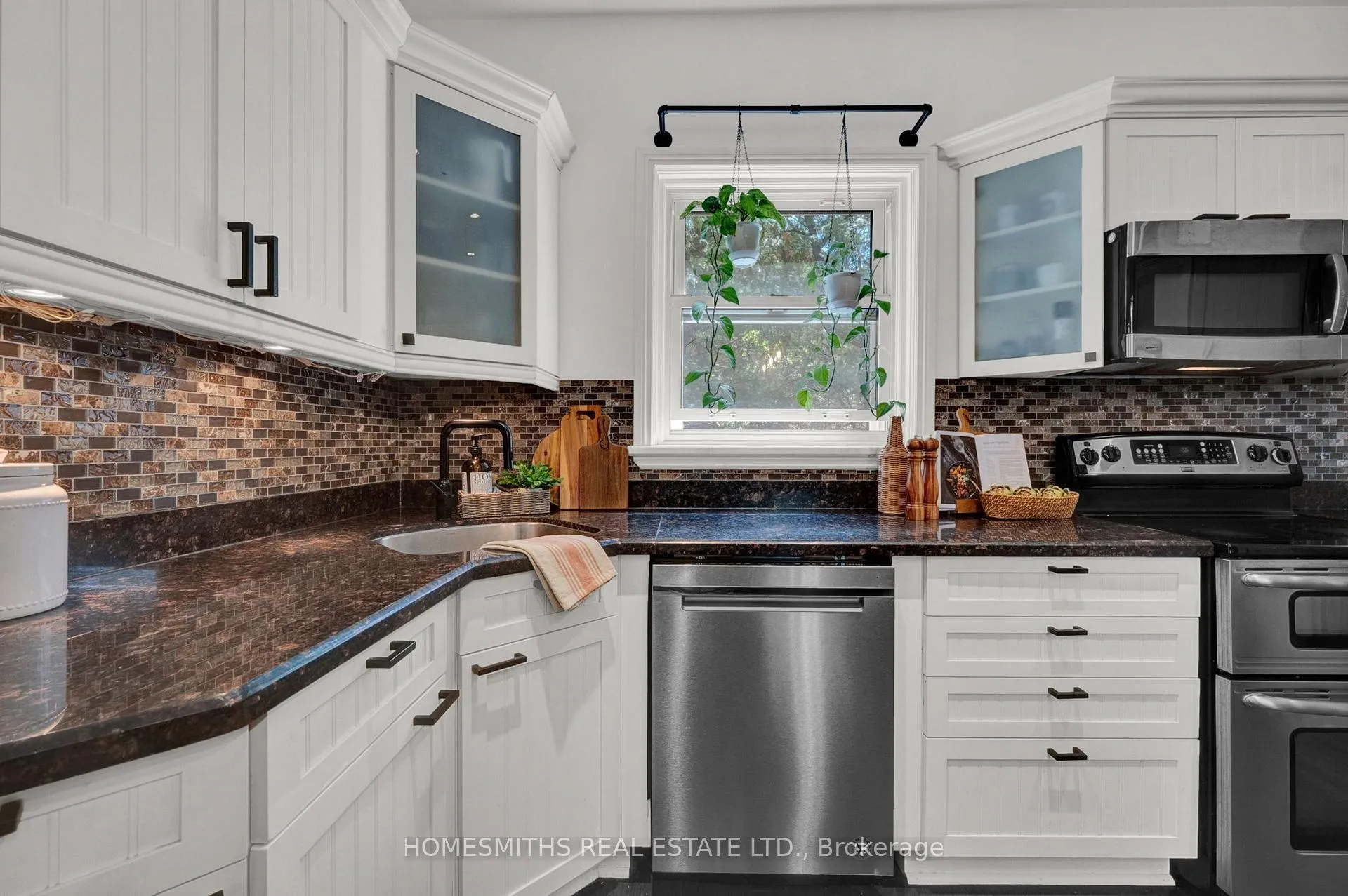 Photo 27 of 67 Centre Street, Clarington, Bowmanville — HOMEH