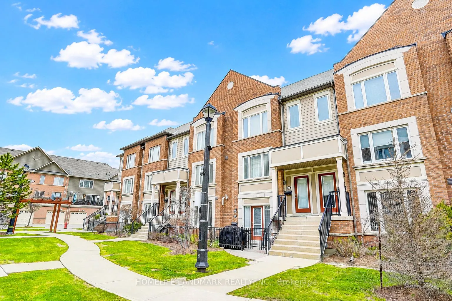 Photo 2 of 61 Burton Howard Drive, Aurora, Bayview Northeast — HOMEH
