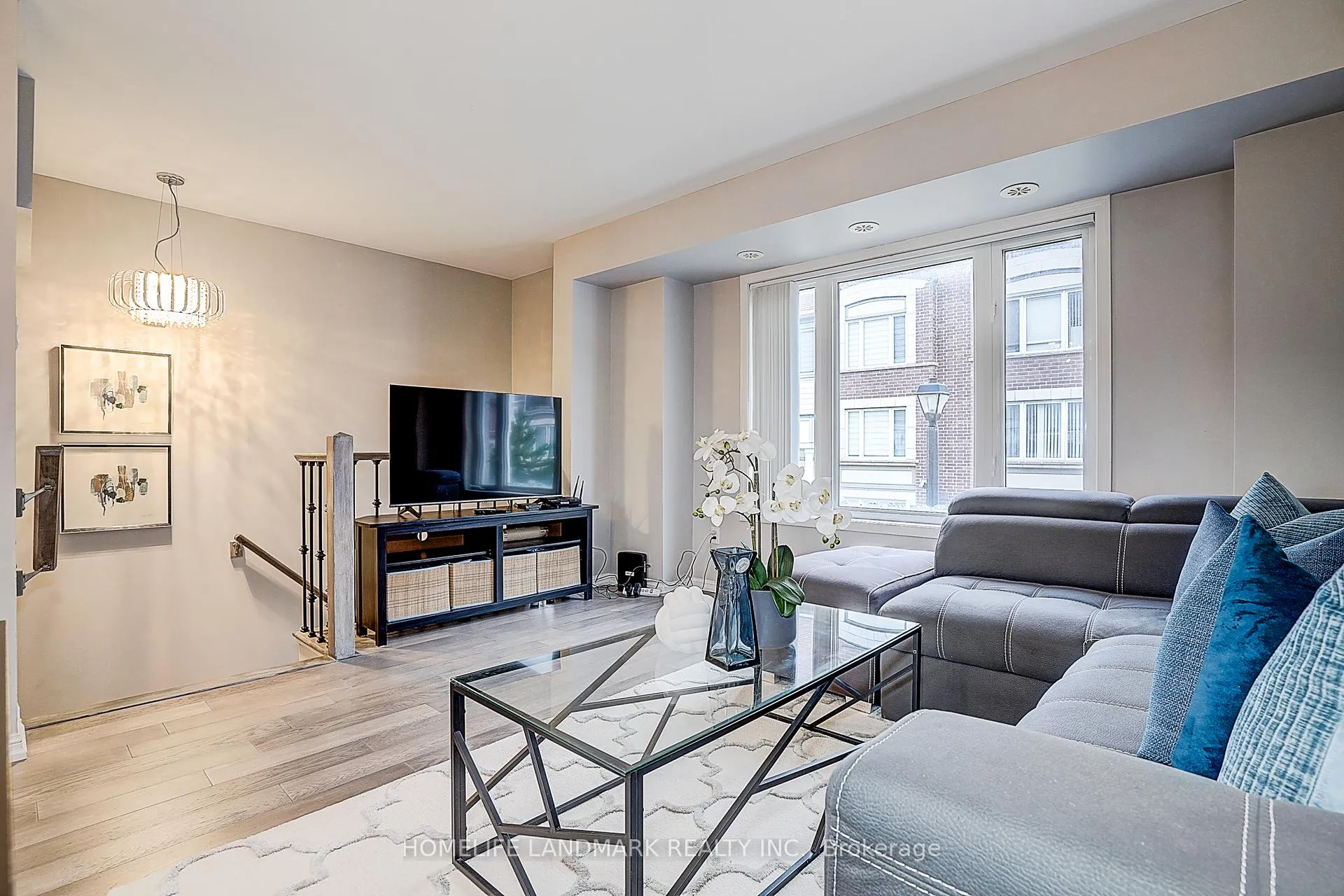 Photo 9 of 61 Burton Howard Drive, Aurora, Bayview Northeast — HOMEH