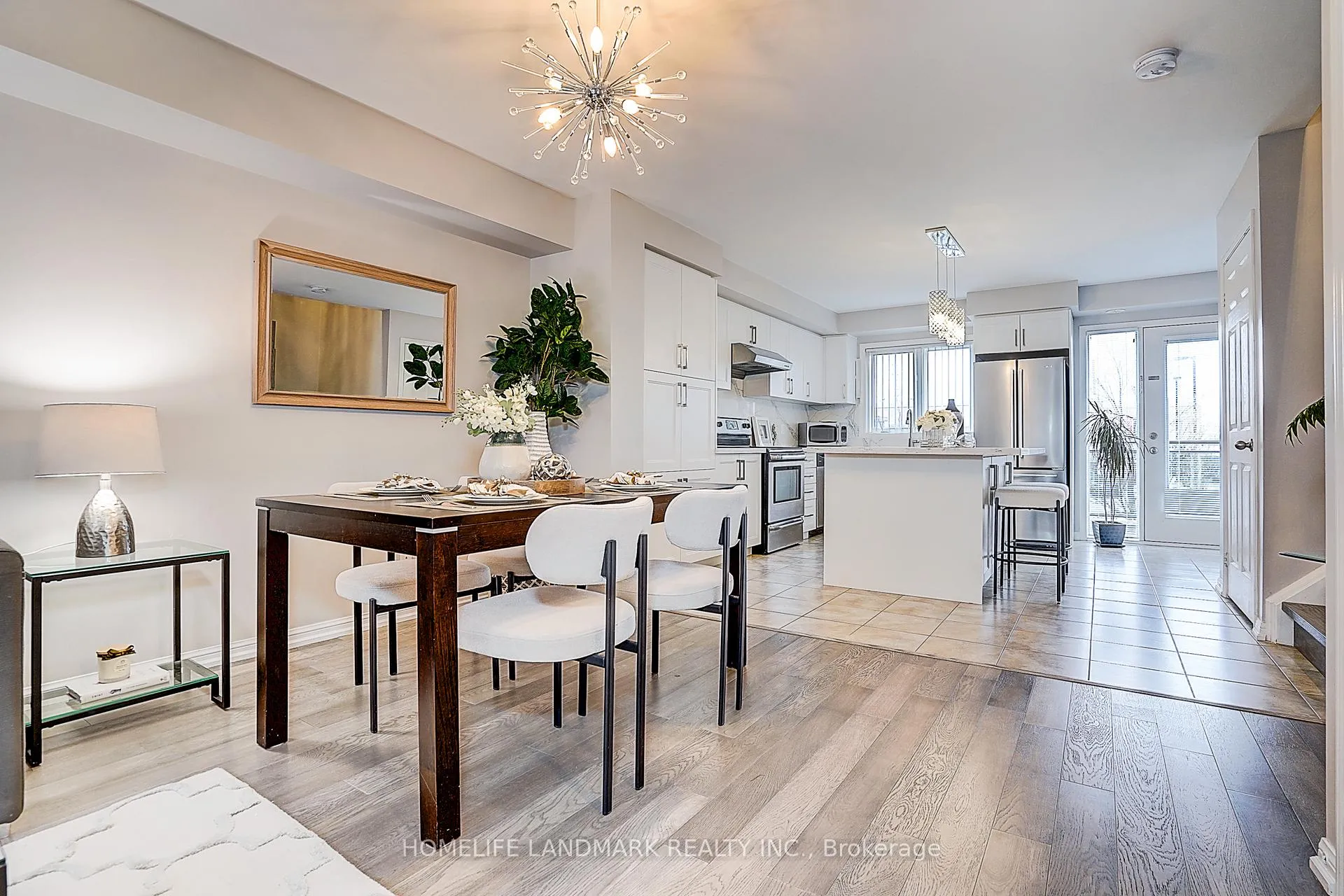 Photo 11 of 61 Burton Howard Drive, Aurora, Bayview Northeast — HOMEH