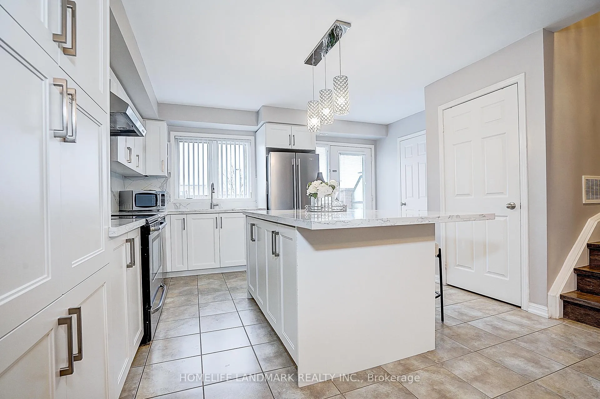 Photo 15 of 61 Burton Howard Drive, Aurora, Bayview Northeast — HOMEH