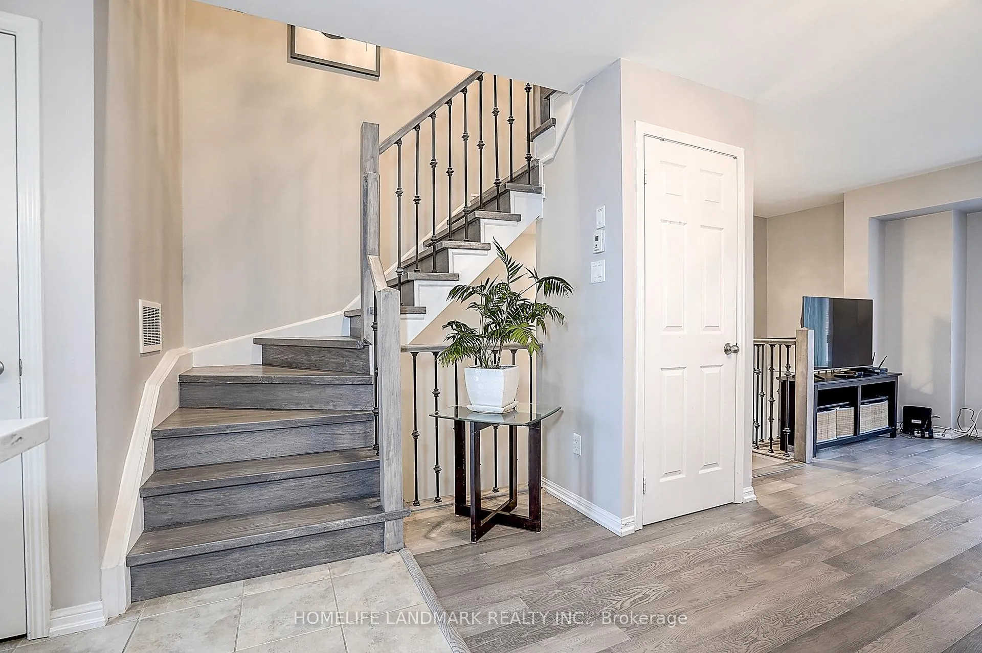 Photo 23 of 61 Burton Howard Drive, Aurora, Bayview Northeast — HOMEH