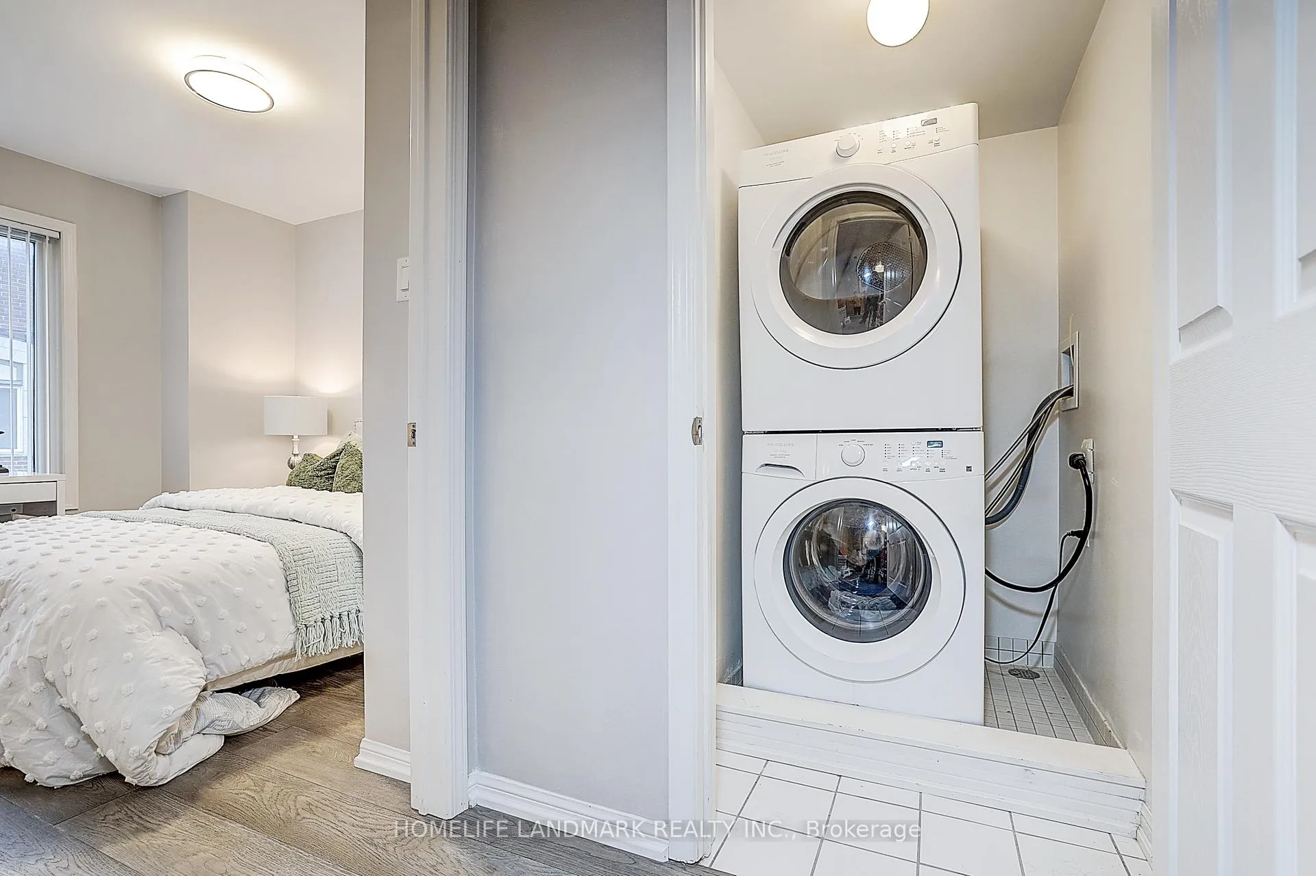 Photo 36 of 61 Burton Howard Drive, Aurora, Bayview Northeast — HOMEH