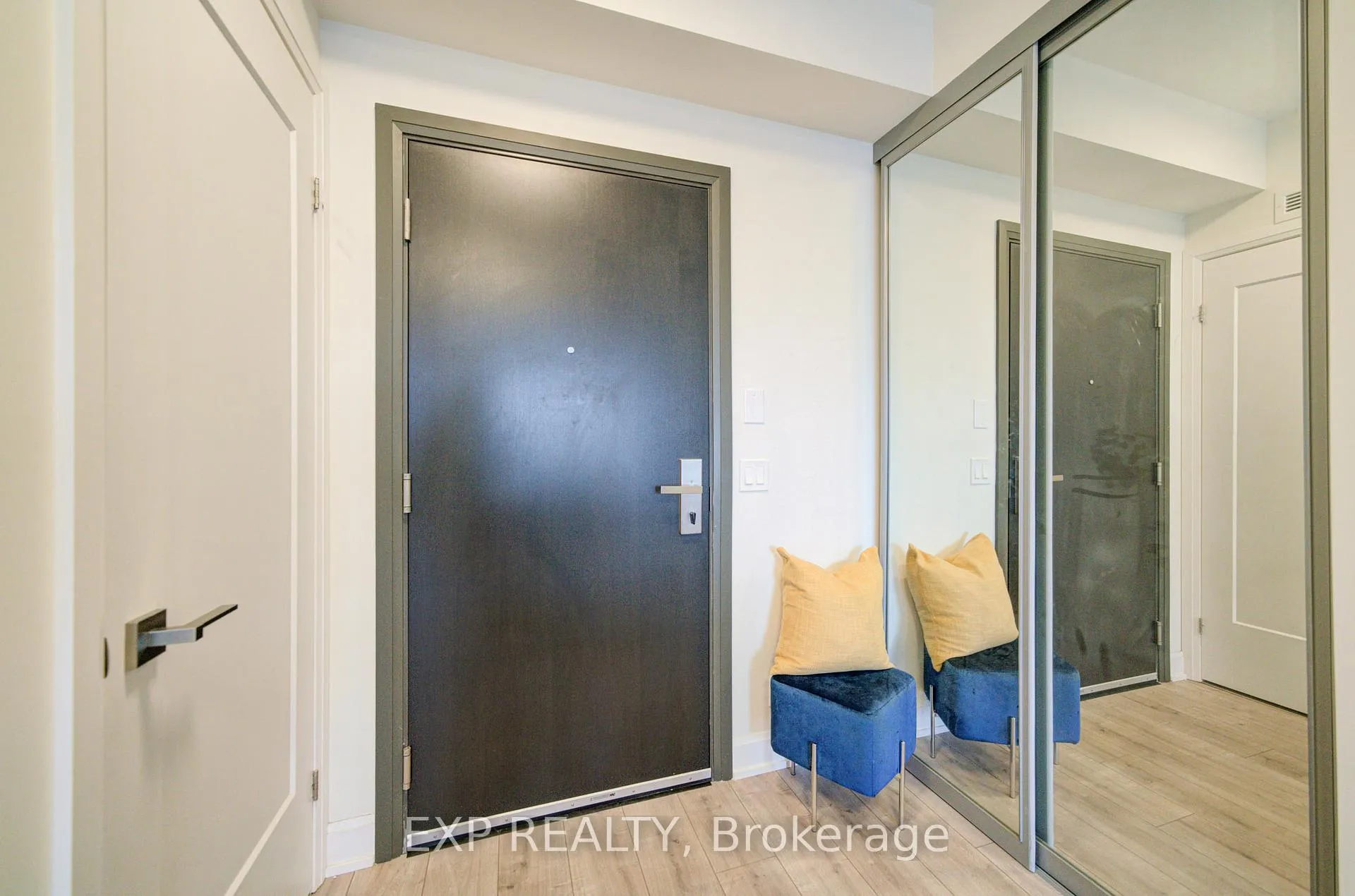 Photo 9 of Unit 515, 38 Water Walk Drive, Markham, Unionville — HOMEH