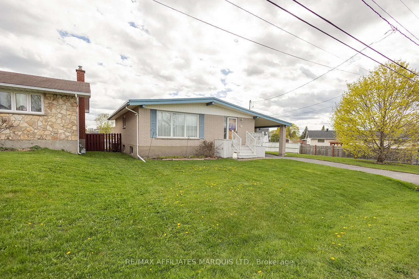 Photo 2 of 304 Balmoral Avenue, Cornwall — HOMEH