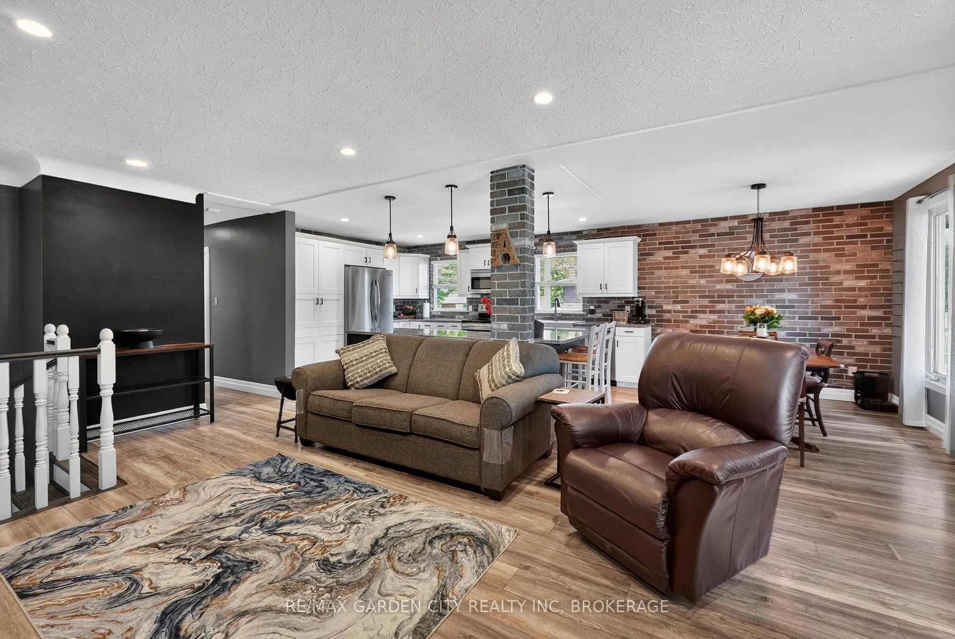 Photo 9 of 725 Clare Avenue, Welland, N. Welland — HOMEH