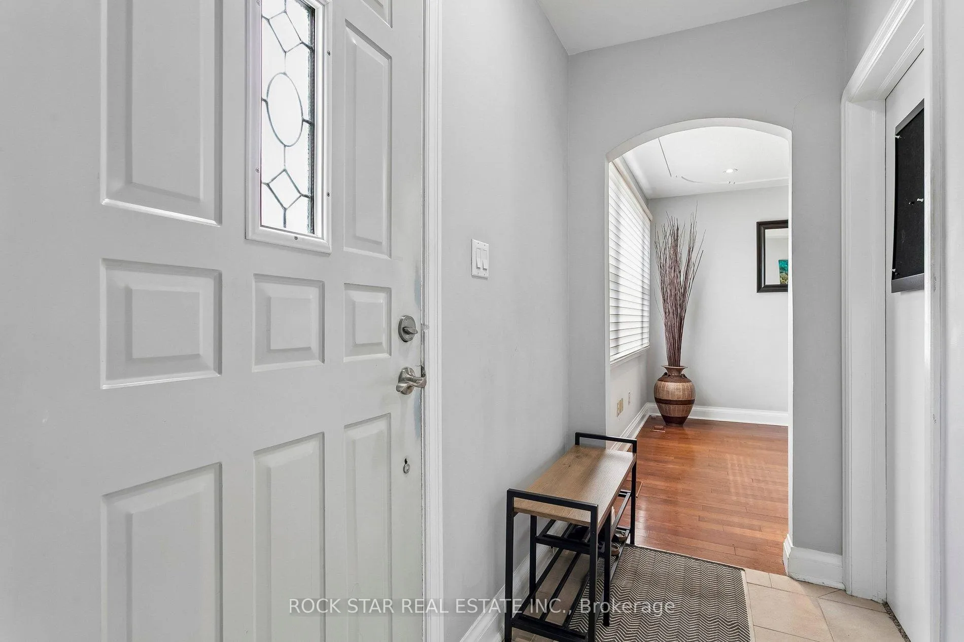 Photo 3 of 379 Ontario Street S, Milton, Timberlea — HOMEH