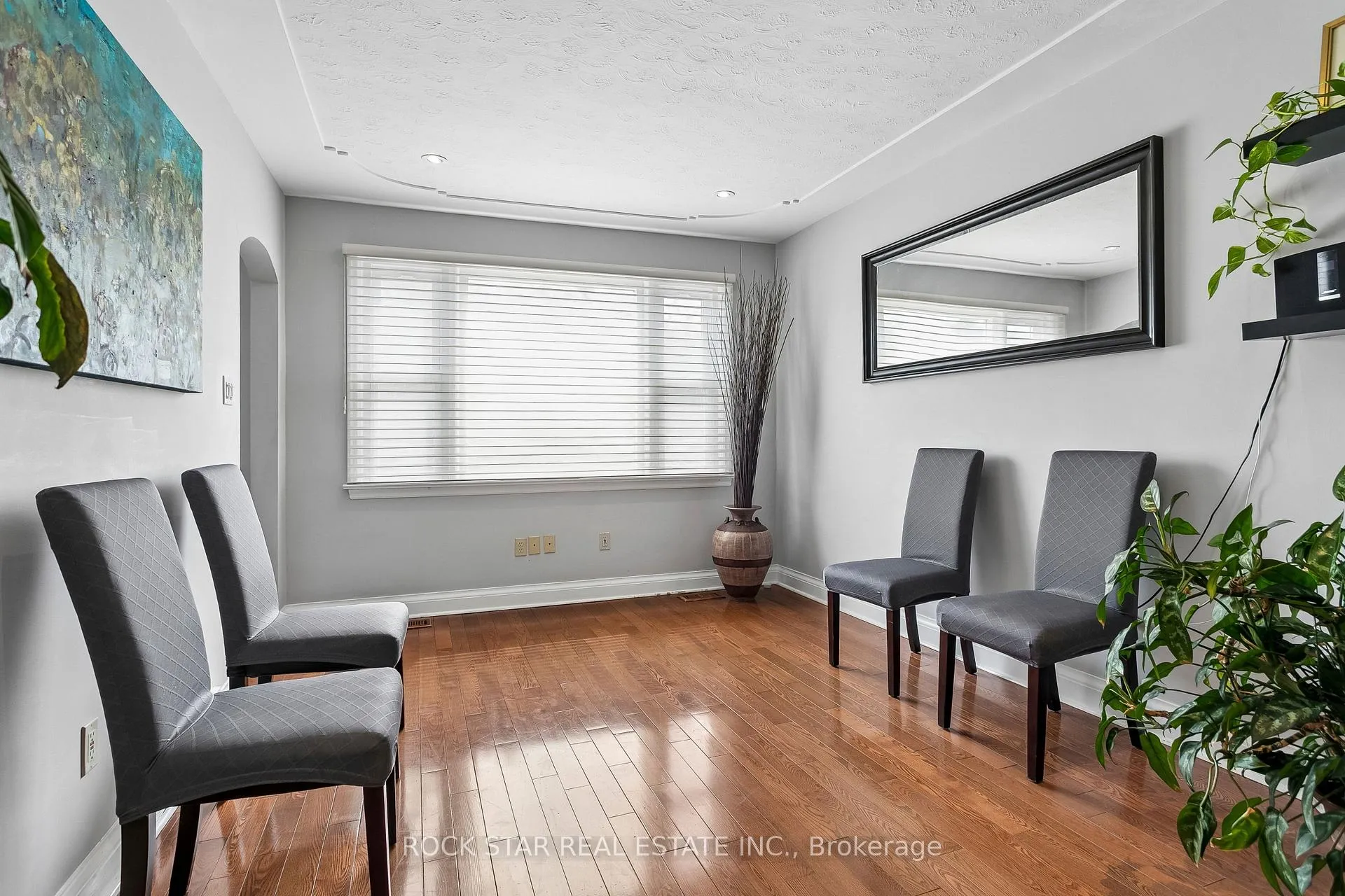 Photo 6 of 379 Ontario Street S, Milton, Timberlea — HOMEH