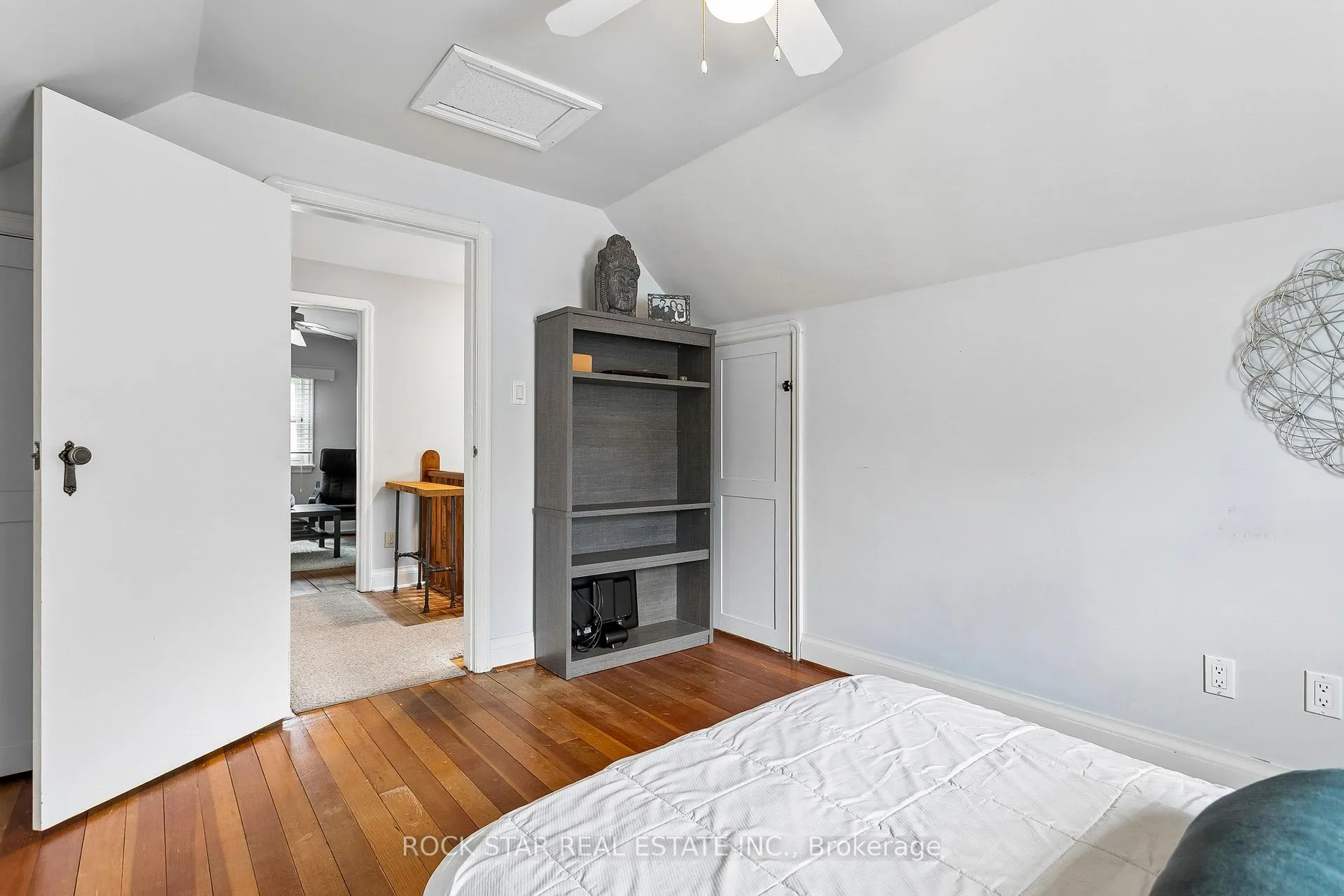 Photo 17 of 379 Ontario Street S, Milton, Timberlea — HOMEH