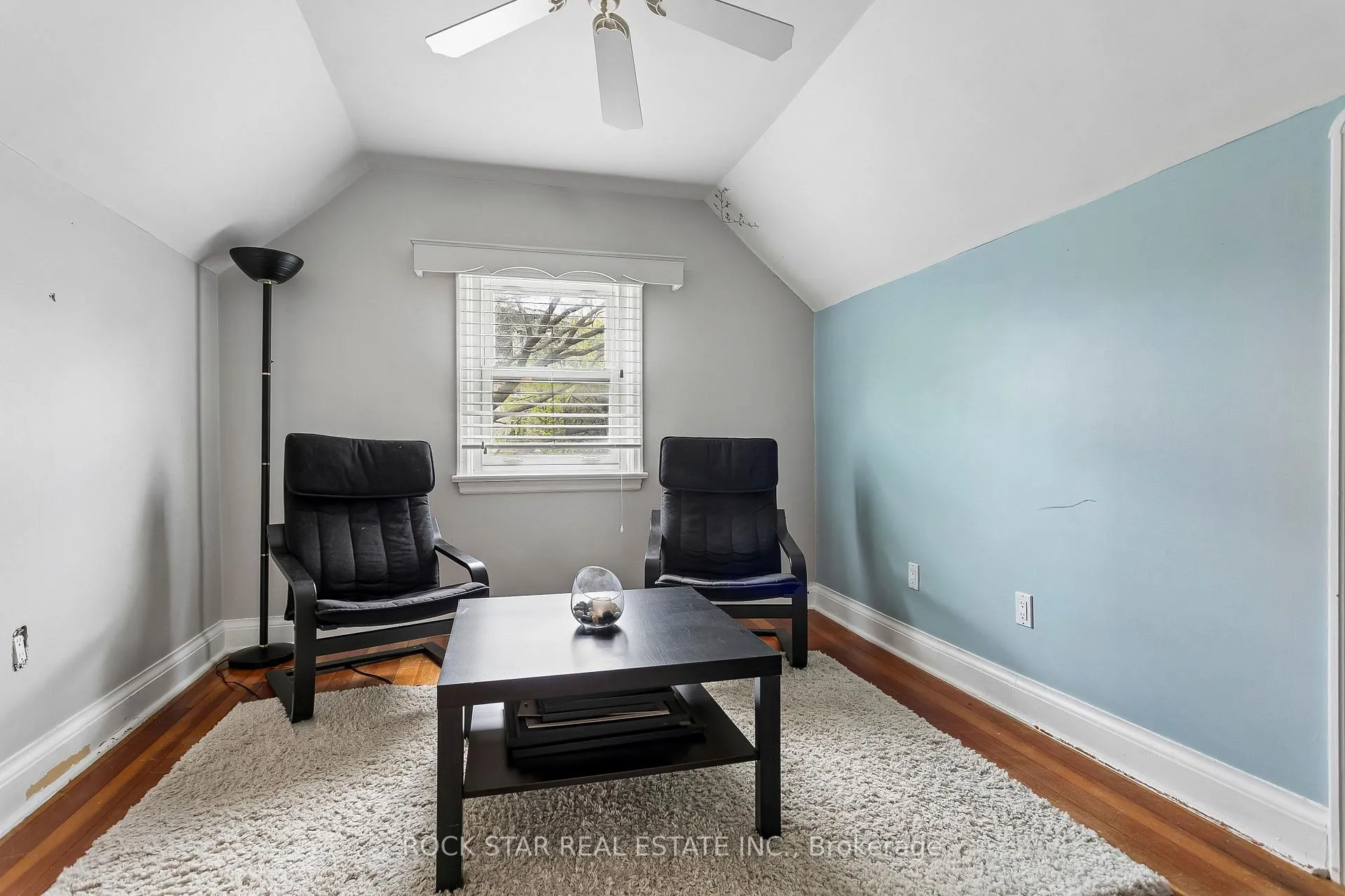 Photo 18 of 379 Ontario Street S, Milton, Timberlea — HOMEH