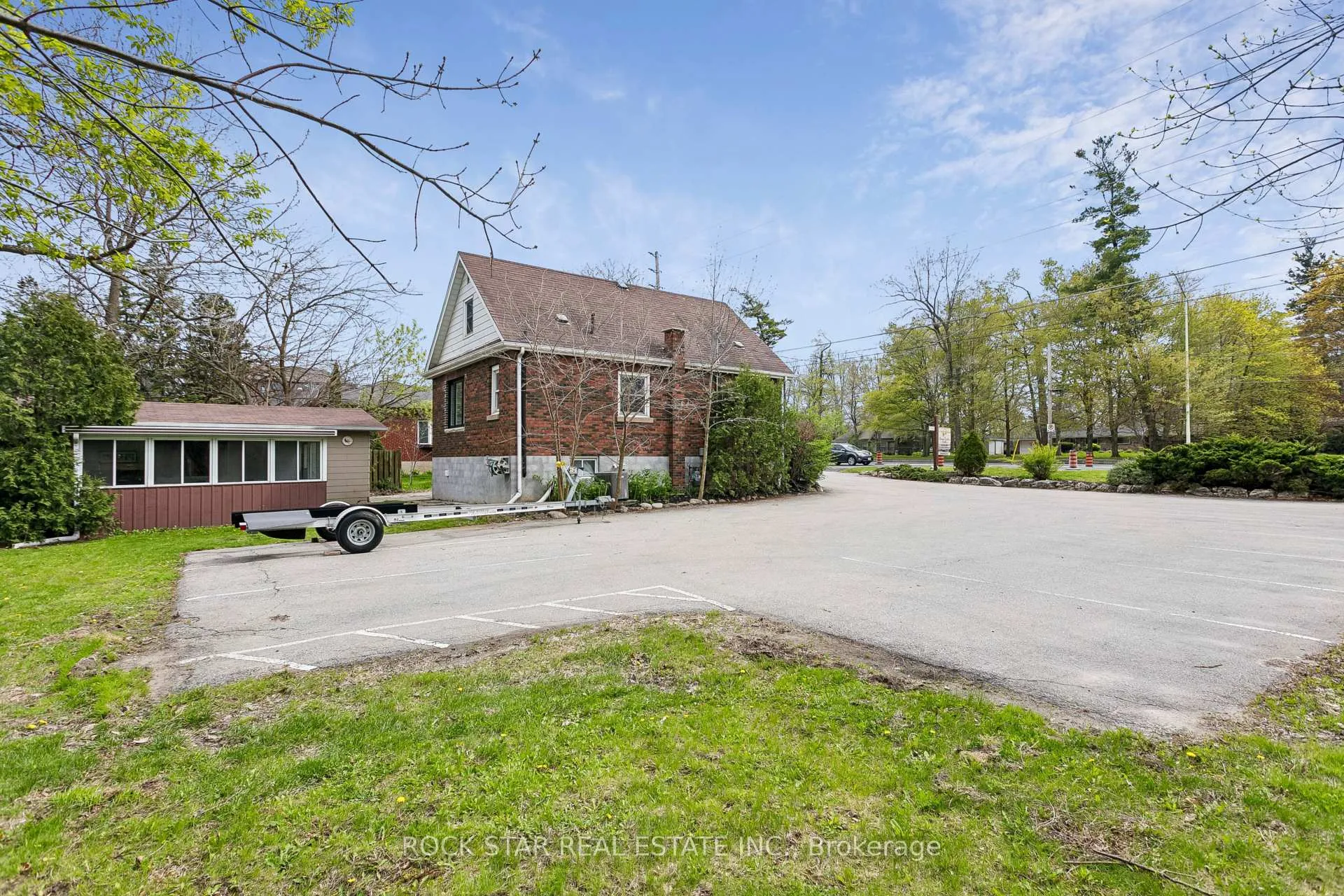 Photo 31 of 379 Ontario Street S, Milton, Timberlea — HOMEH