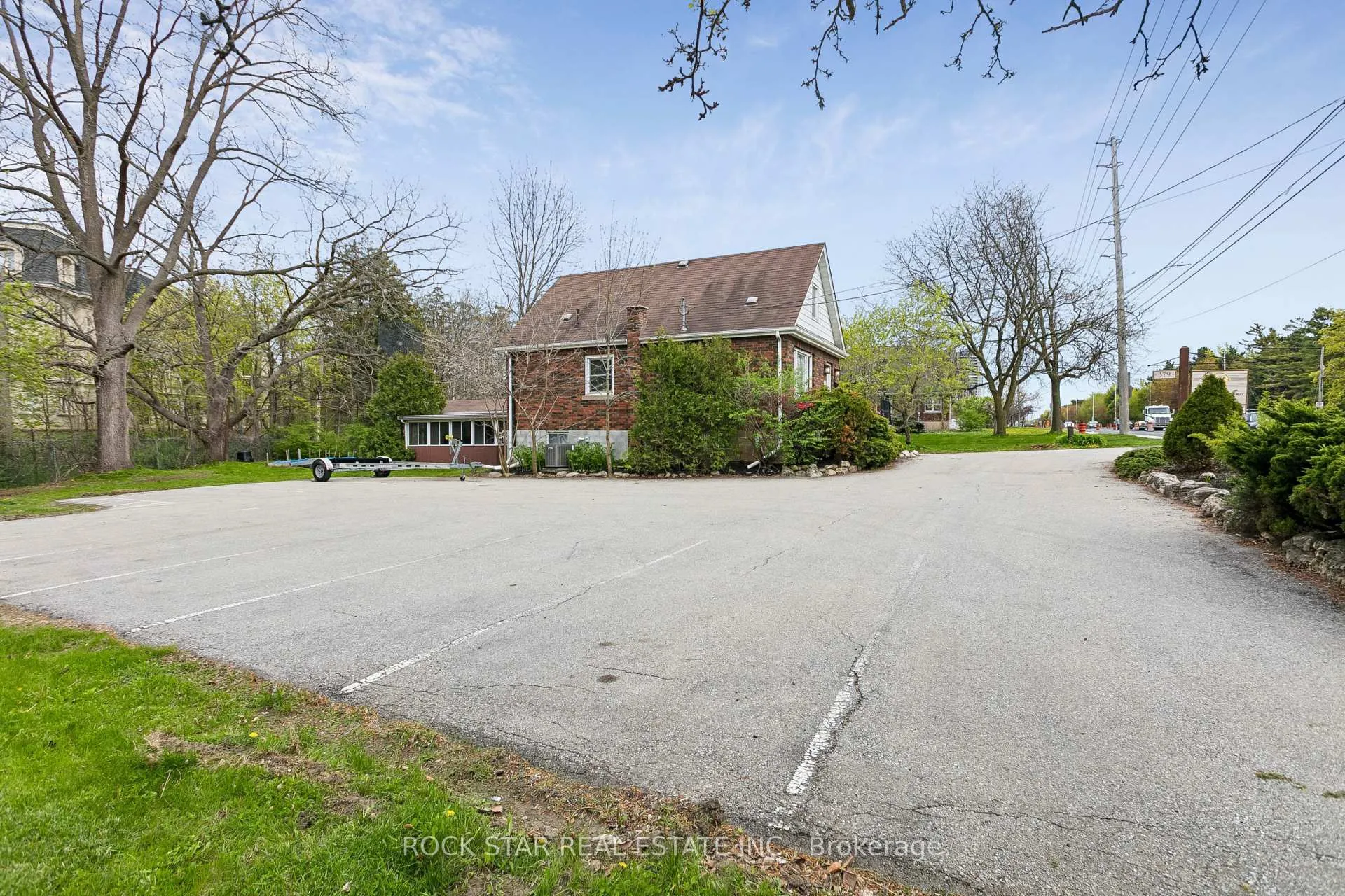 Photo 32 of 379 Ontario Street S, Milton, Timberlea — HOMEH