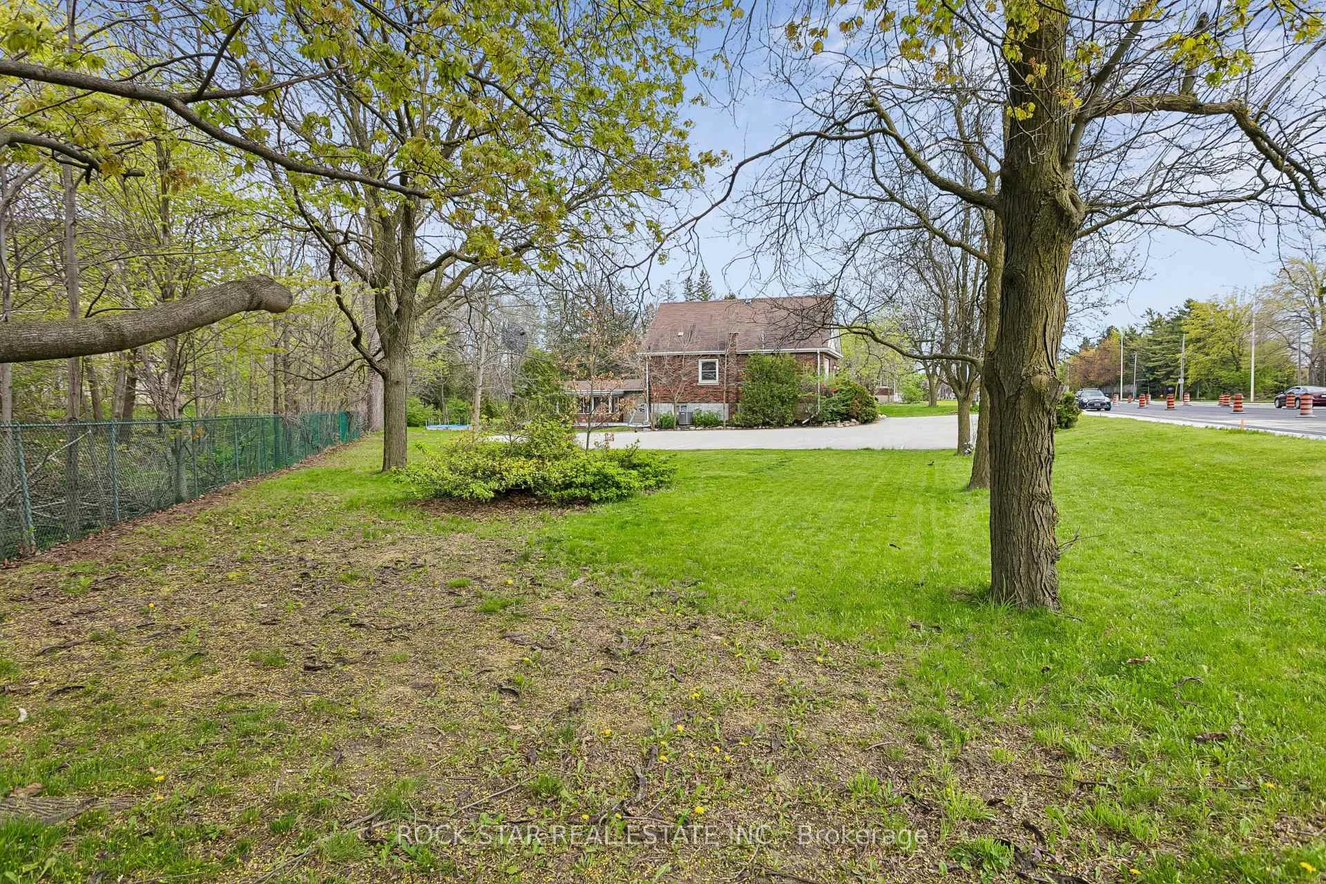Photo 33 of 379 Ontario Street S, Milton, Timberlea — HOMEH