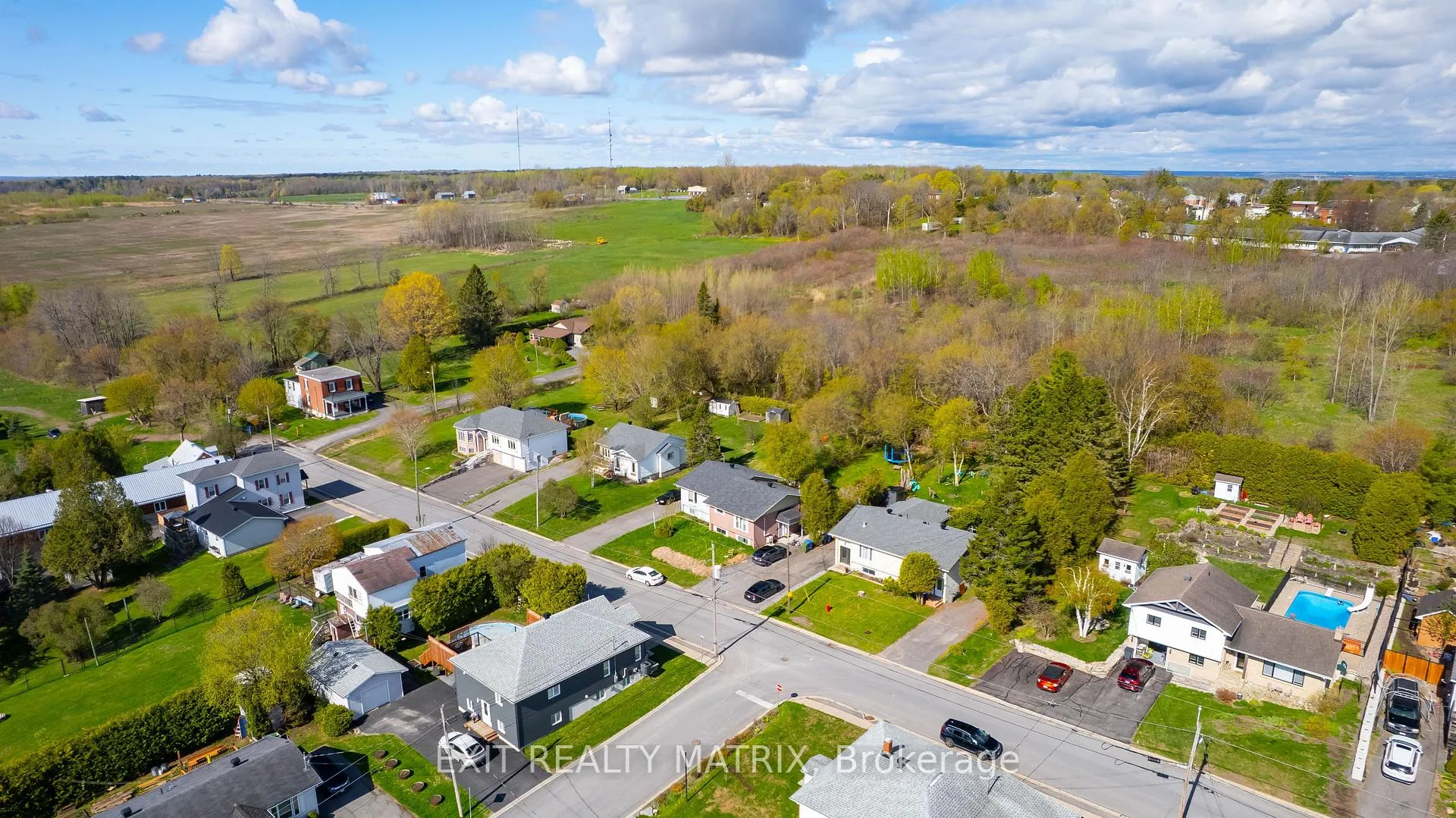 Photo 3 of 82 Bertha Avenue, Champlain, Vankleek Hill — HOMEH