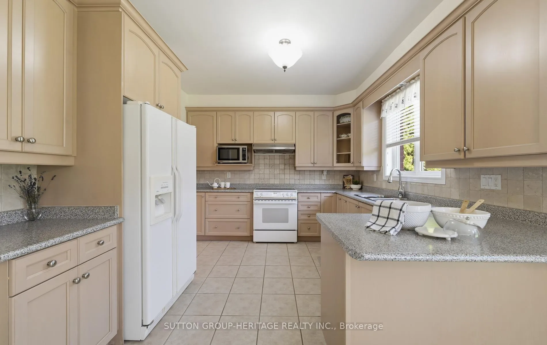 Photo 14 of 19 Country Ridge Drive, Markham, Wismer — HOMEH