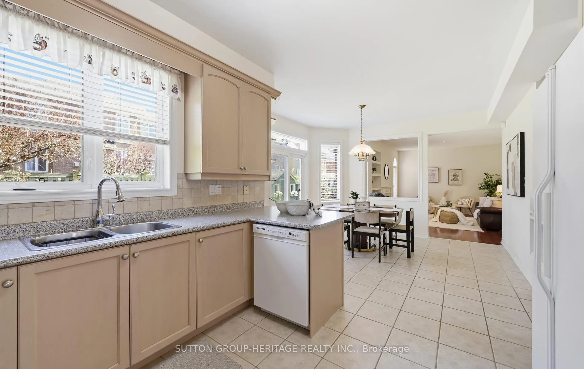 Photo 16 of 19 Country Ridge Drive, Markham, Wismer — HOMEH