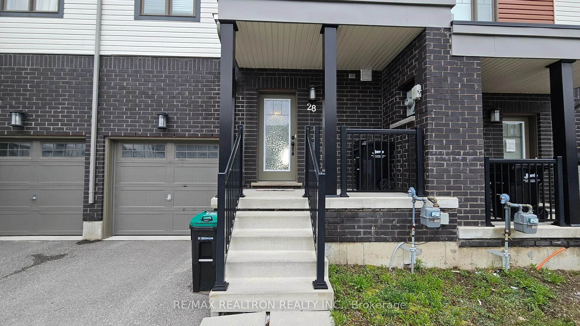 Photo 3 of 28 Brown Bear Street, Barrie, Rural Barrie Southwest — HOMEH