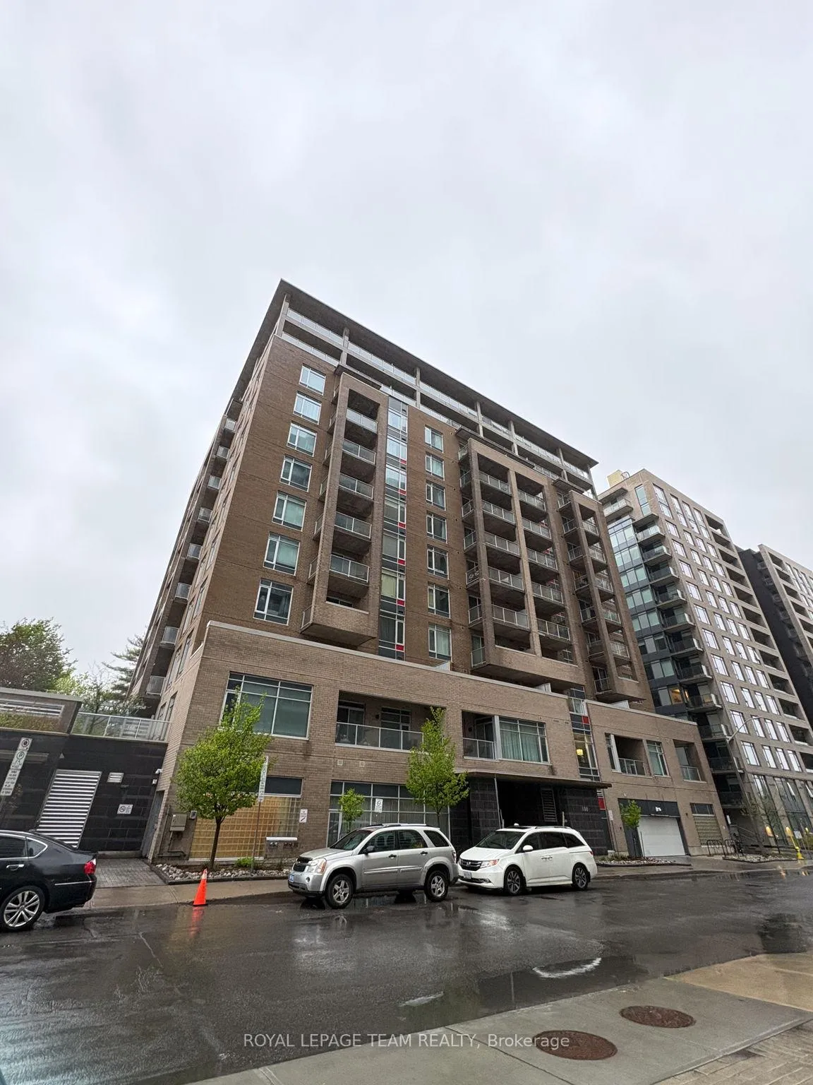 Front of Unit 410, 100 Champagne Avenue S