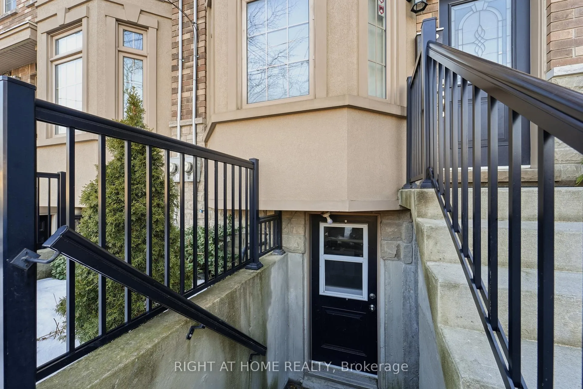 Photo 3 of Unit Lower, 2825 St. Clair Avenue E, Toronto, O'Connor-Parkview — HOMEH