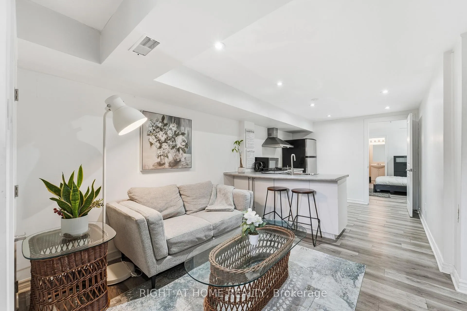 Photo 4 of Unit Lower, 2825 St. Clair Avenue E, Toronto, O'Connor-Parkview — HOMEH